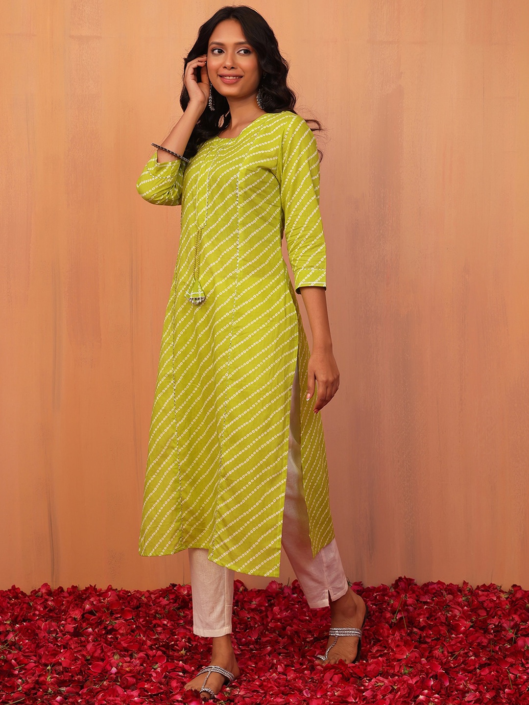 

INDYA Bandhani Printed Gotta Patti Cotton Kurta, Lime green