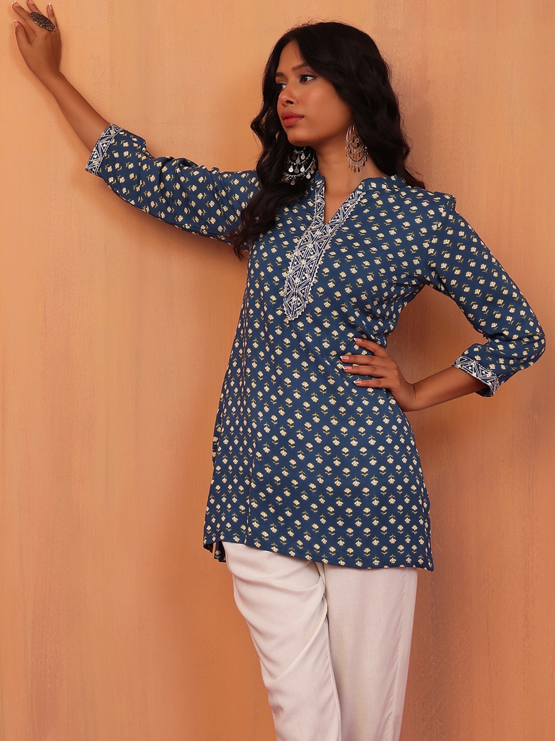 

INDYA Teal & Yellow Floral Printed Kurti