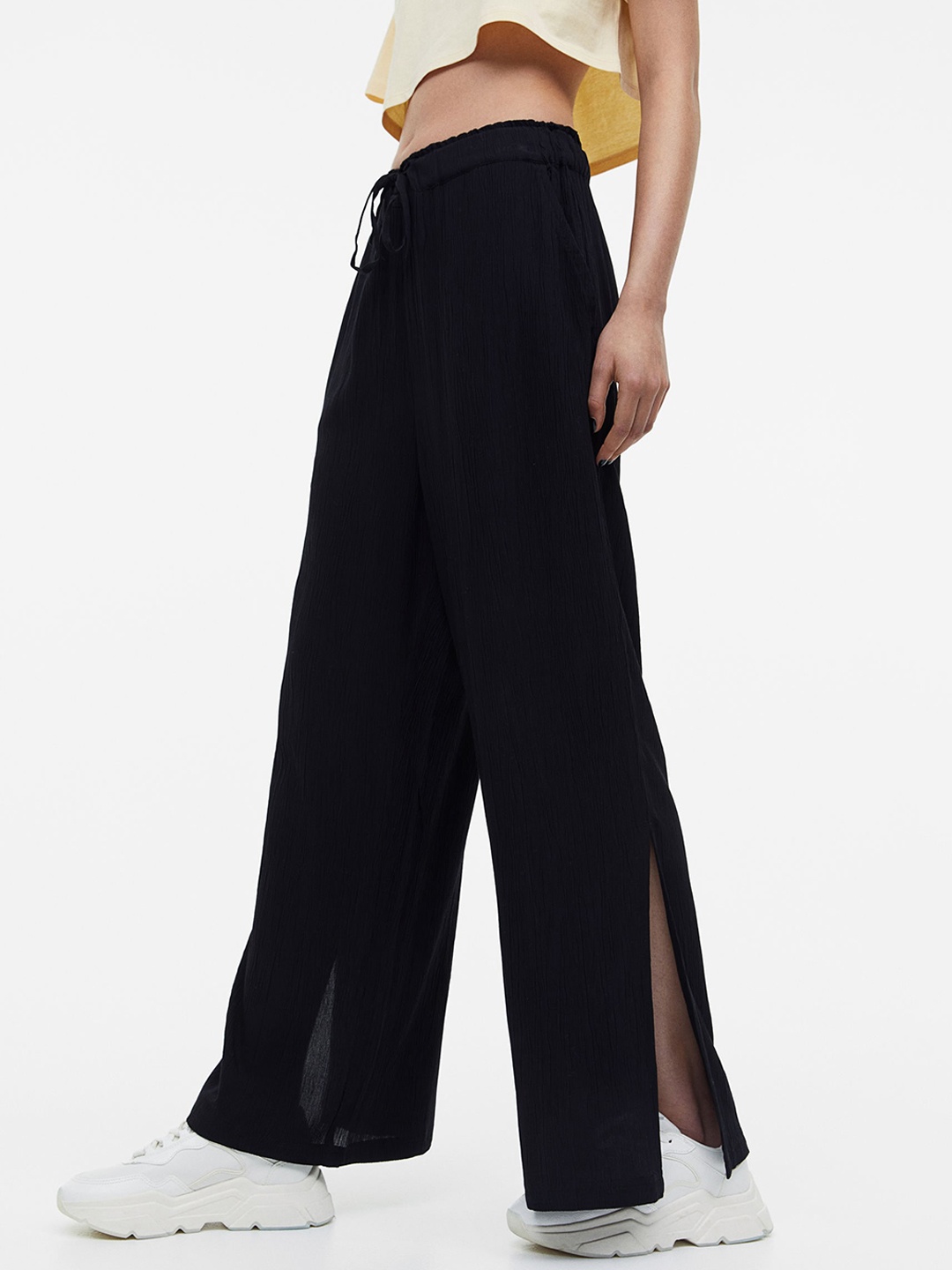 

H&M Women Crepe Pull-On Trousers, Black