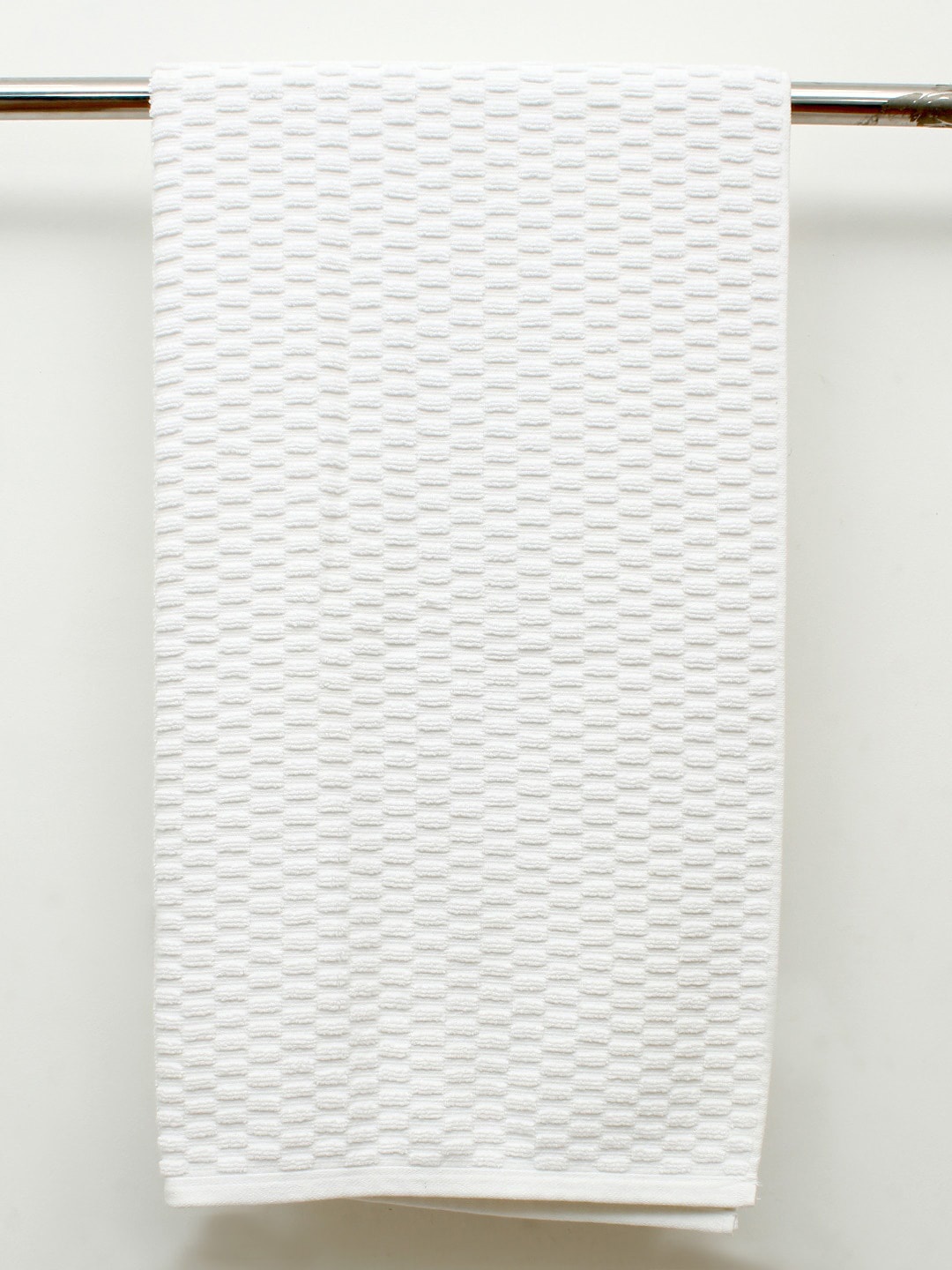 

AVI Living Brick White Textured 500 GSM Pure Cotton Bath Towel