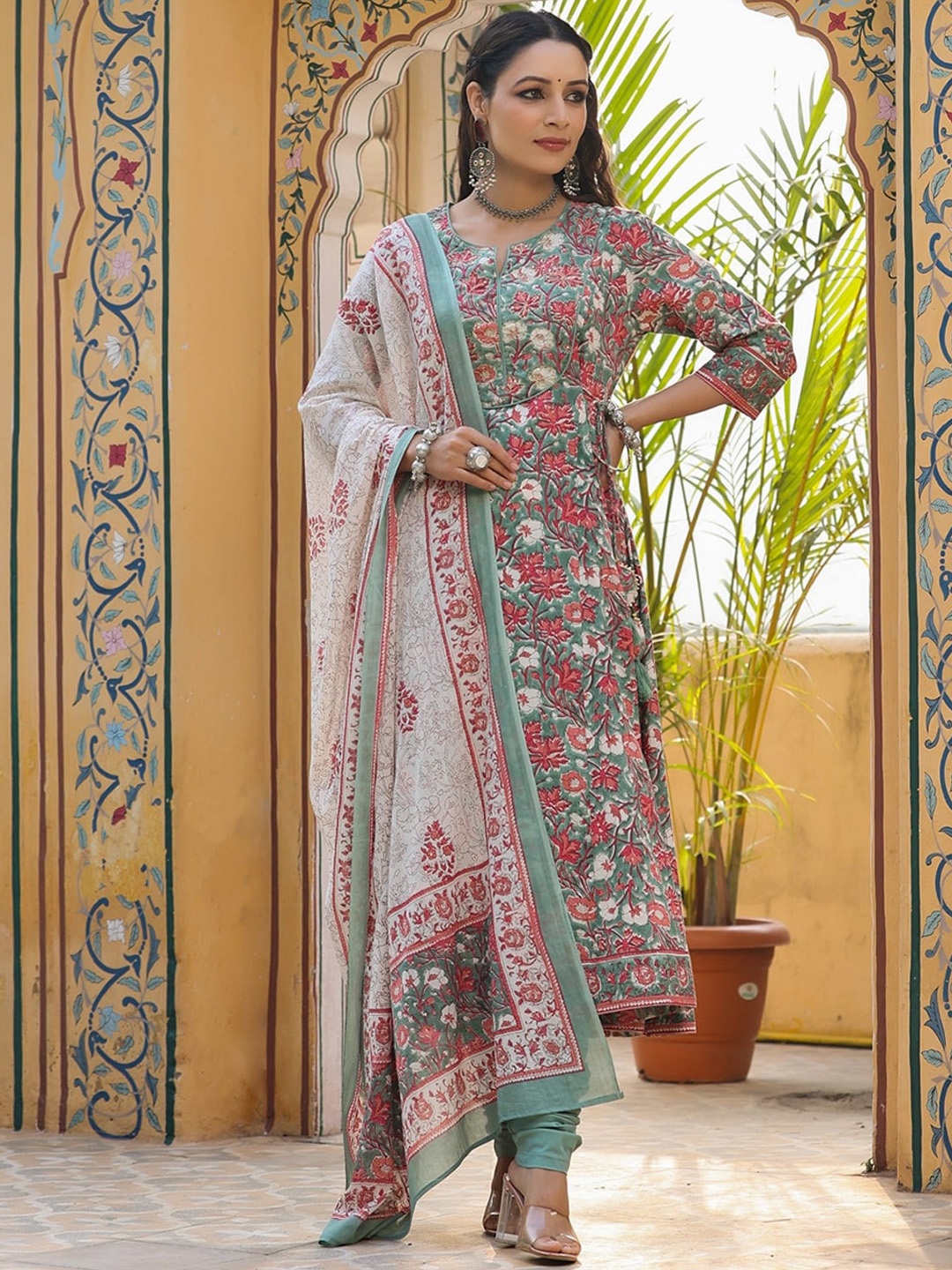 

Rain & Rainbow Notch Neck Floral Printed Pure Cotton Kurta With Churidar & Dupatta, Green