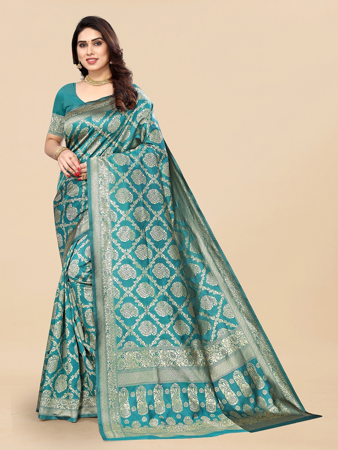 

Sidhidata Ethnic Motifs Woven Design Zari Kanjeevaram Saree, Green