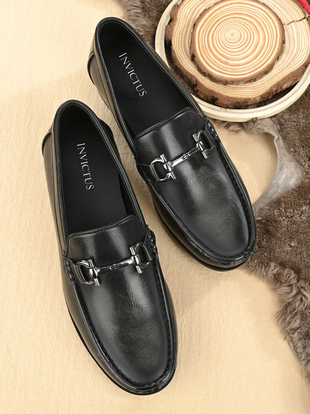 

INVICTUS Men Buckle Detail Loafers, Black