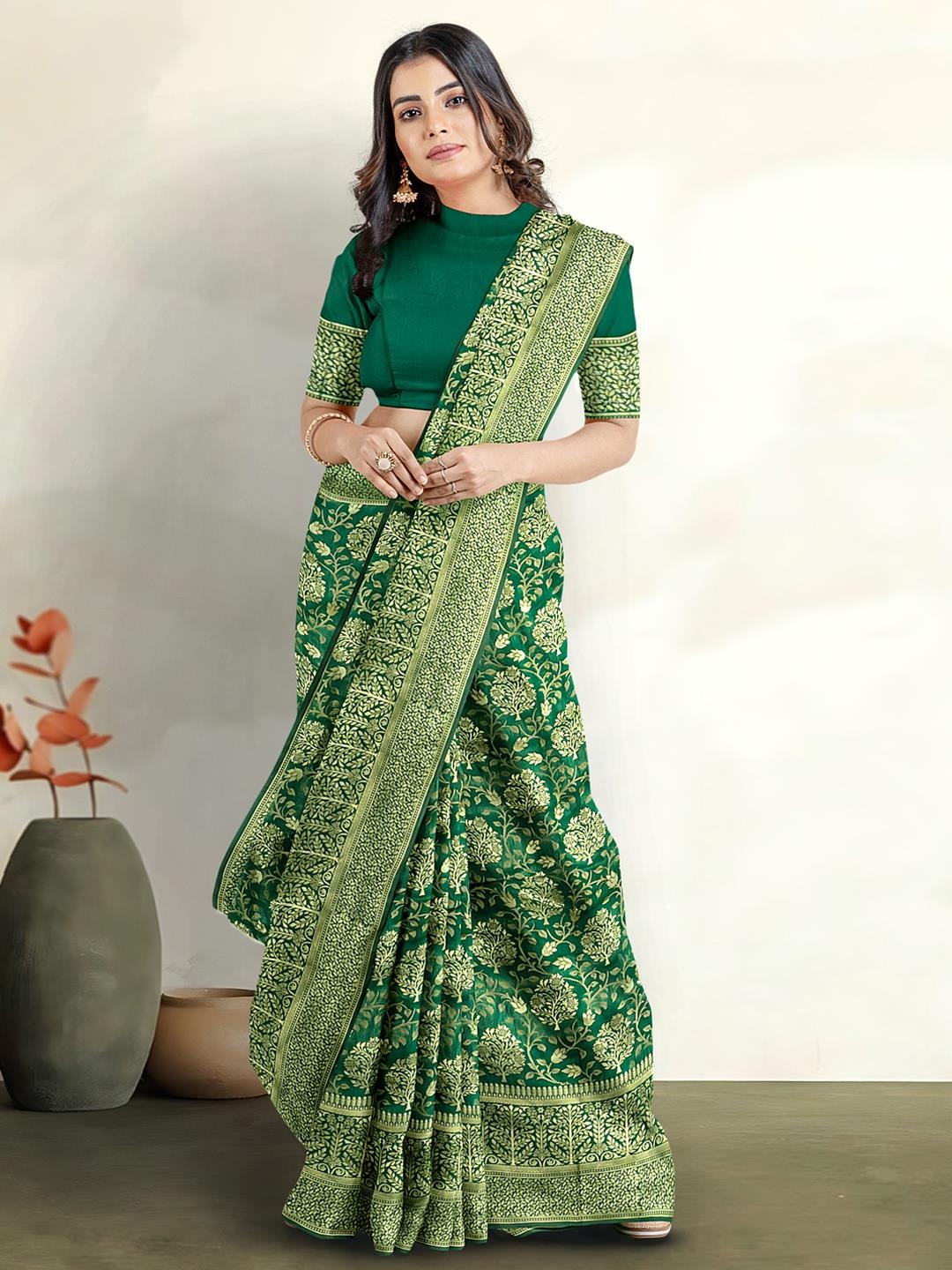 

Kalamandir Woven Design Zari Saree, Green