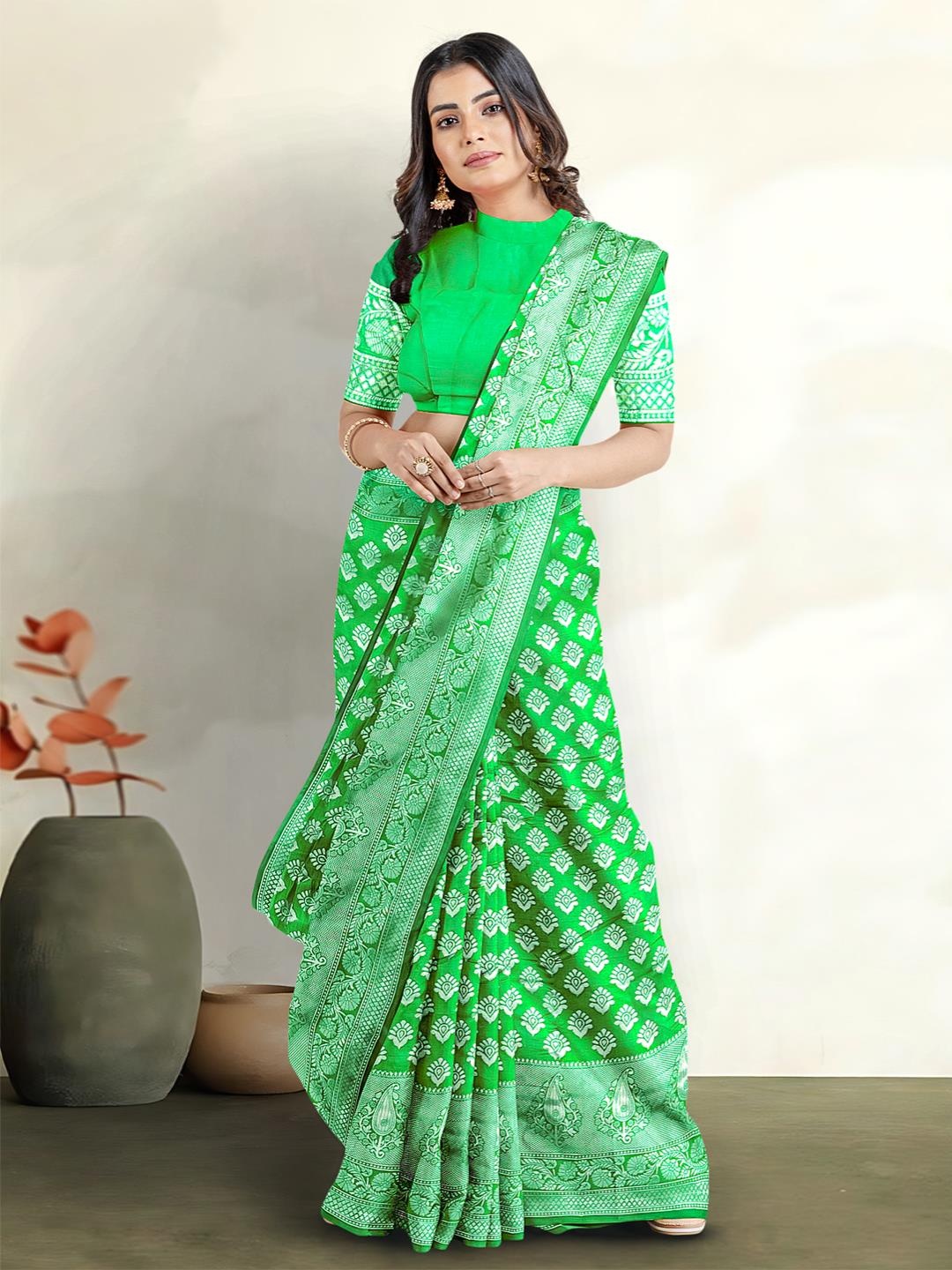 

Kalamandir Ethnic Motifs Woven Design Zari Saree, Green