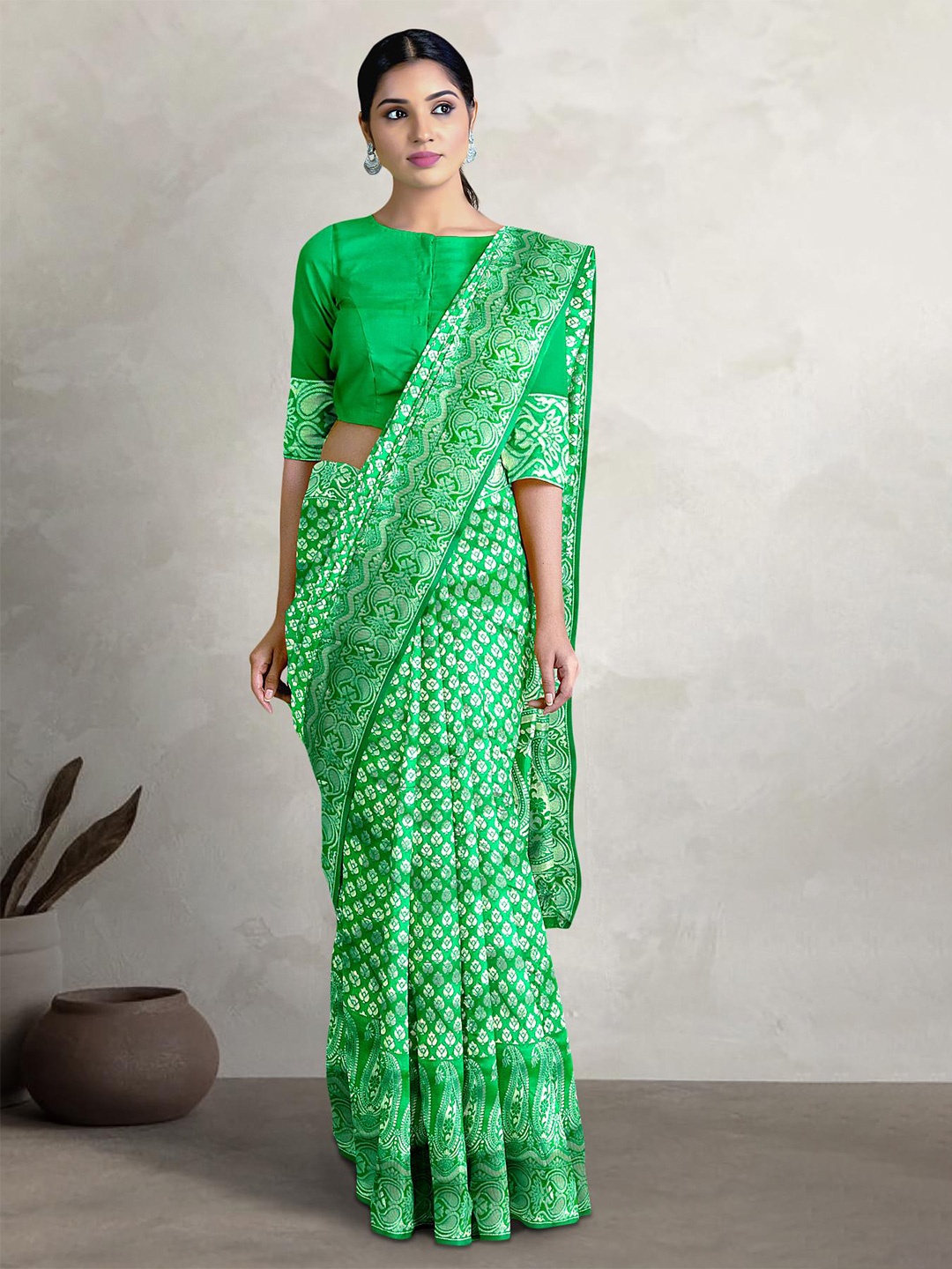 

Kalamandir Ethnic Motifs Woven Design Zari Border Saree, Green