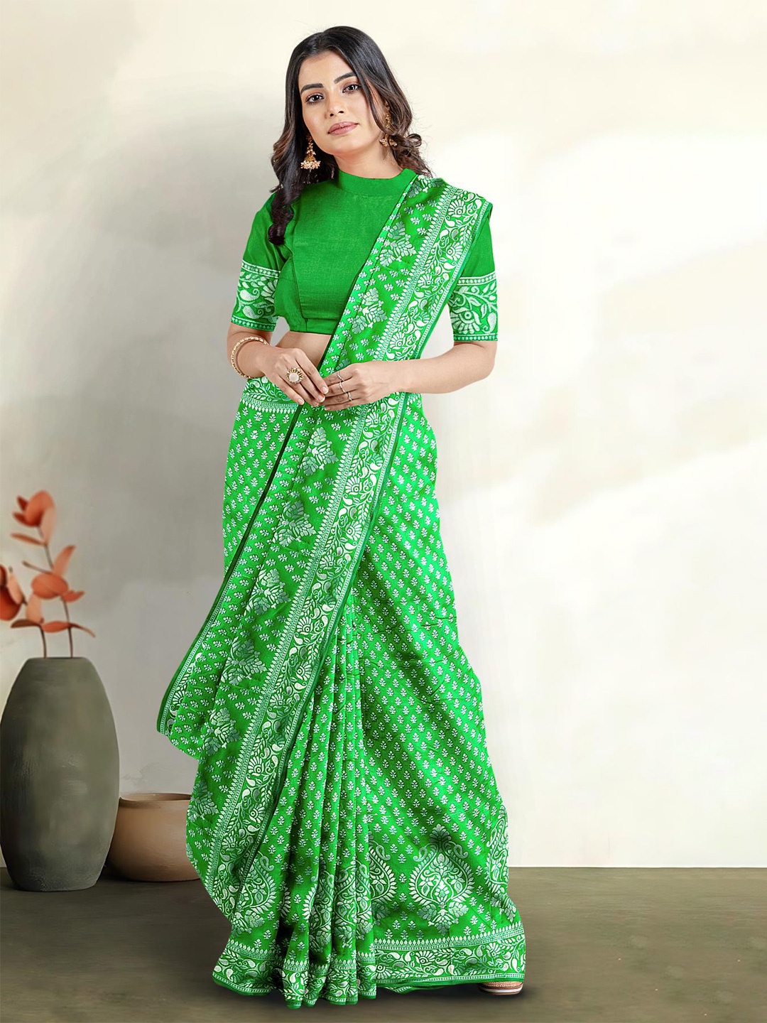 

Kalamandir Ethnic Motifs Woven Design Zari Border Saree, Green