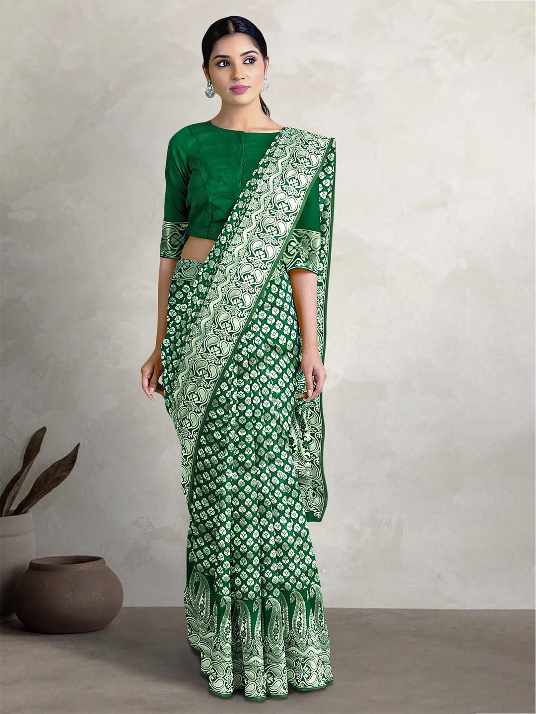 

Kalamandir Ethnic Motifs Woven Design Zari Border Saree, Green