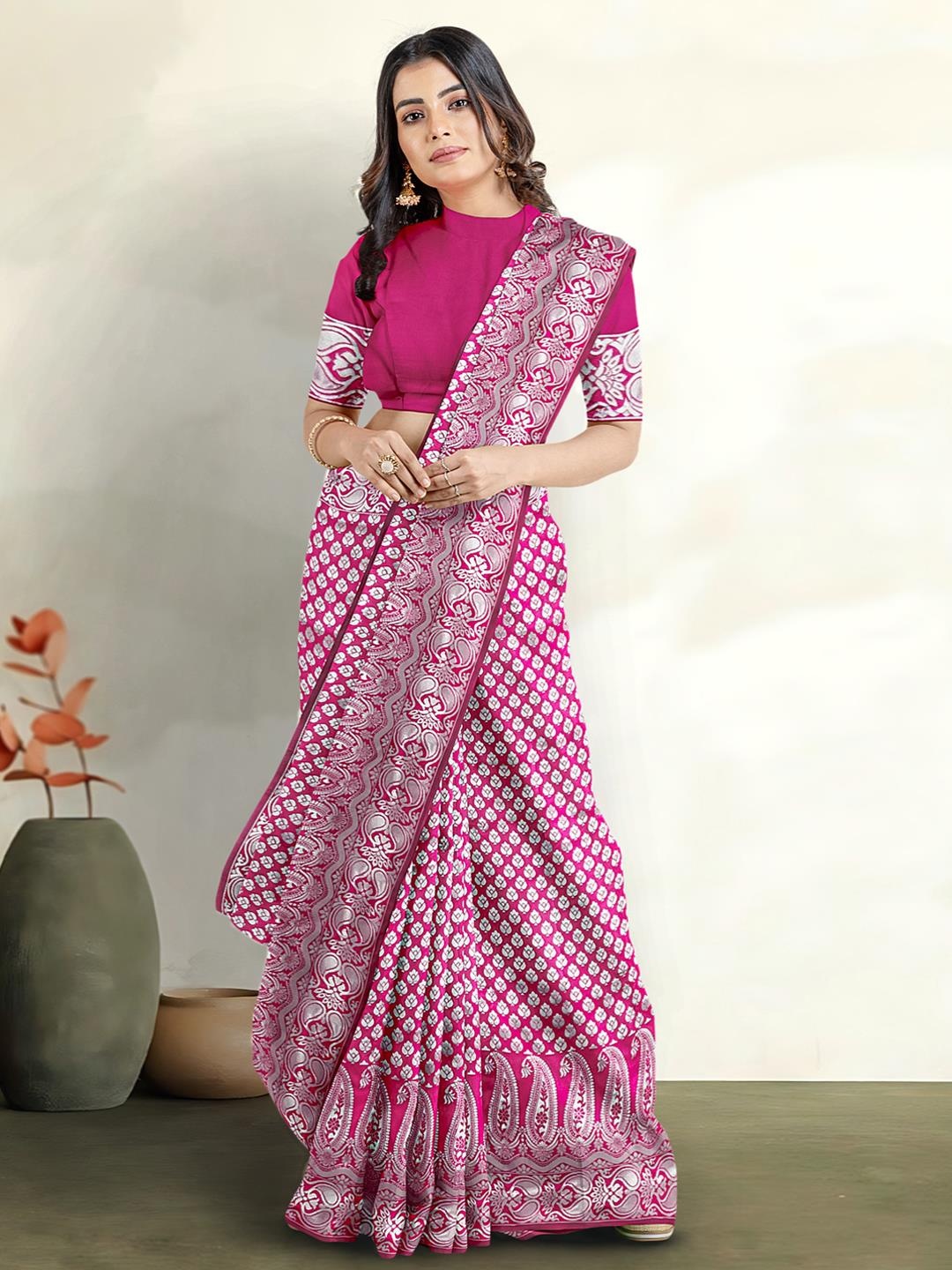 

Kalamandir Ethnic Motif Zari Saree, Magenta