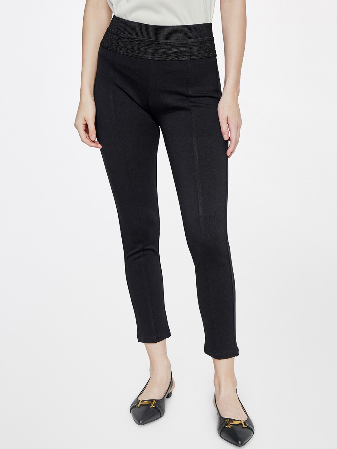 

AND Women Tapered Fit Trousers, Black
