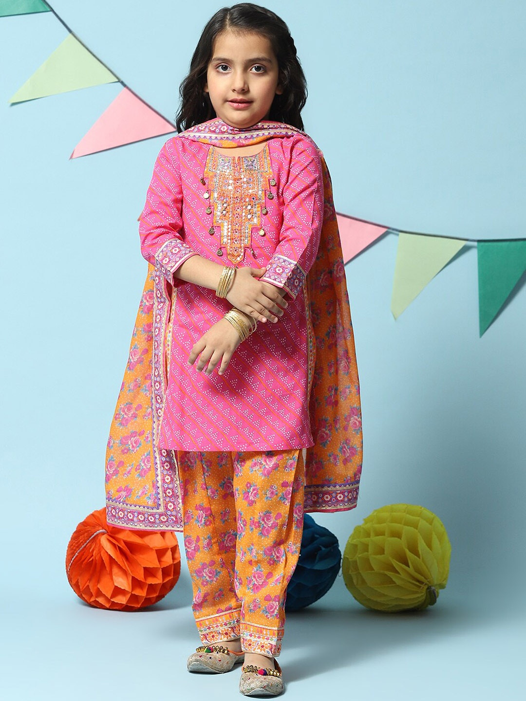 

Biba Girls Bandhani printed Beads & Stones Kurta with Salwar & Dupatta, Pink