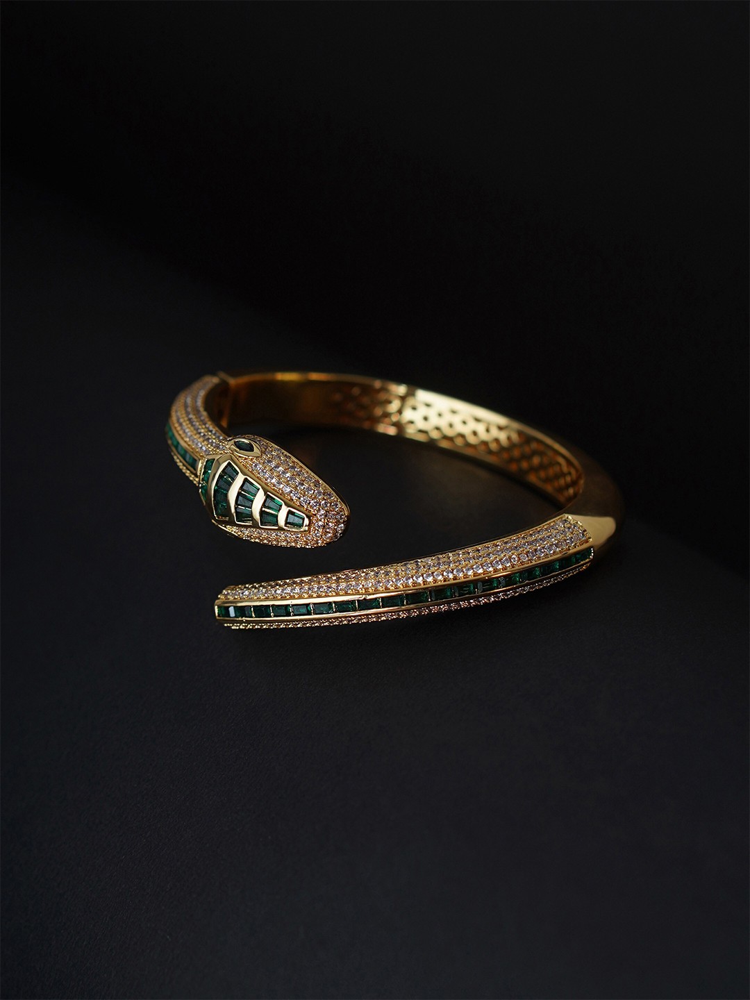 

ZERPENT Women Cubic Zirconia Gold-Plated Kada Bracelet