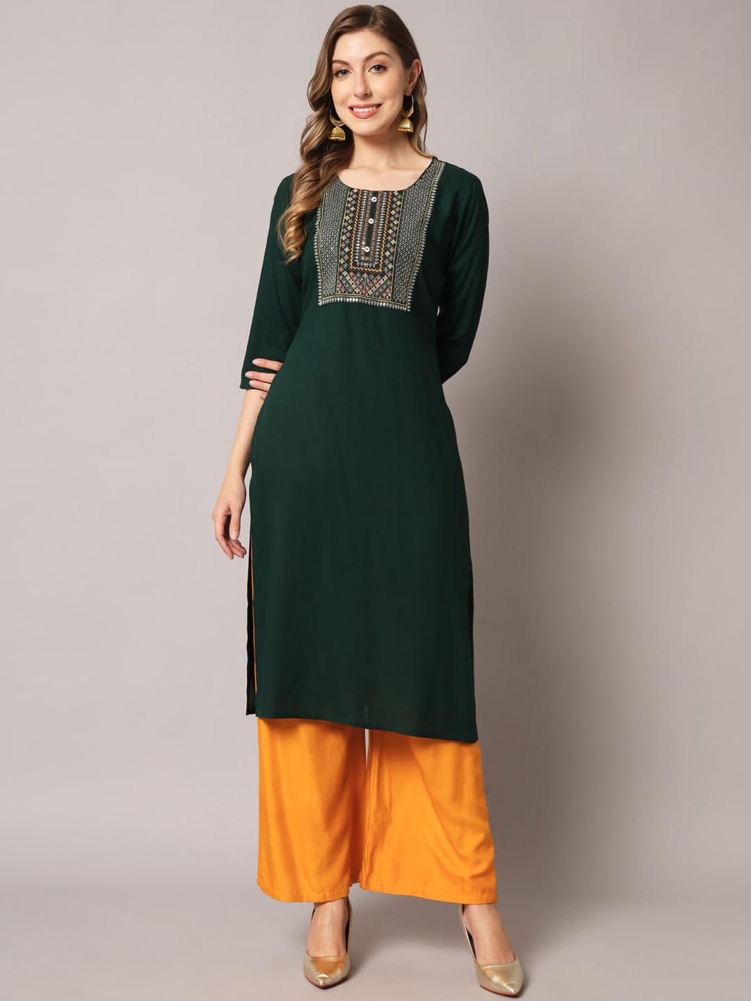 

PREKSHA Women Round Neck Embroidered Kurta, Olive