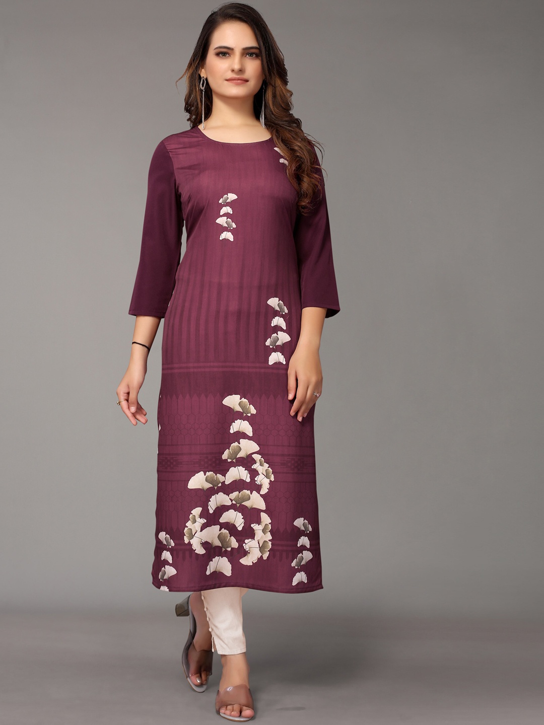 

Nimayaa Women Floral Printed Straight Kurta, Maroon