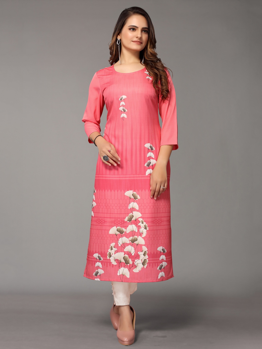 

Nimayaa Women Round Neck Floarl Print Kurta, Pink