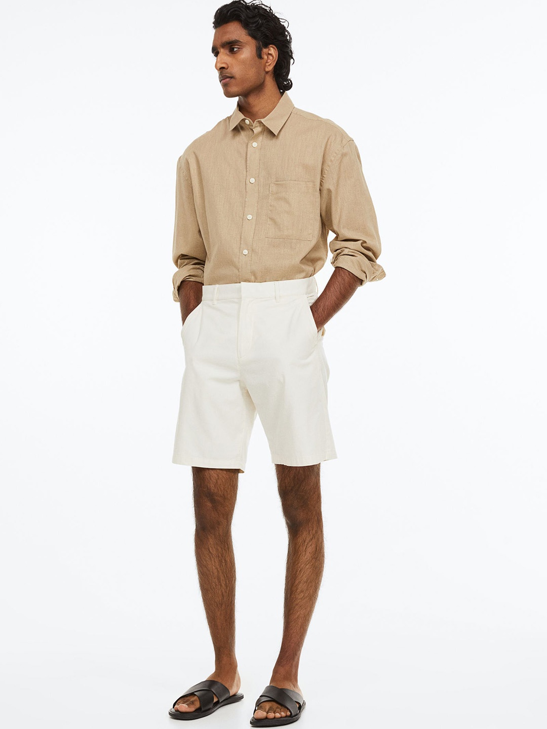 

H&M Men Relaxed Fit Cotton Chino Shorts, White