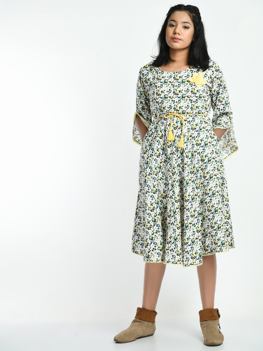 

Bella Moda Floral Printed Round Neck Fit And Flare Cotton Dress, Green