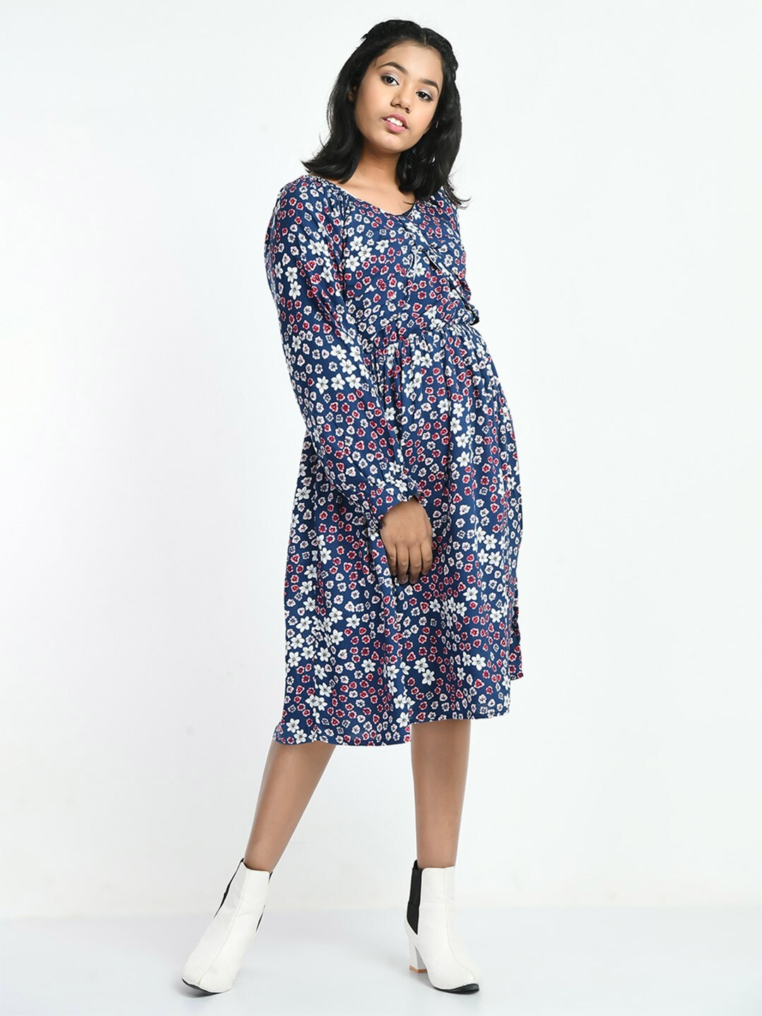 

Bella Moda Girls Floral Printed Pure Cotton Fit And Flare Dress, Navy blue