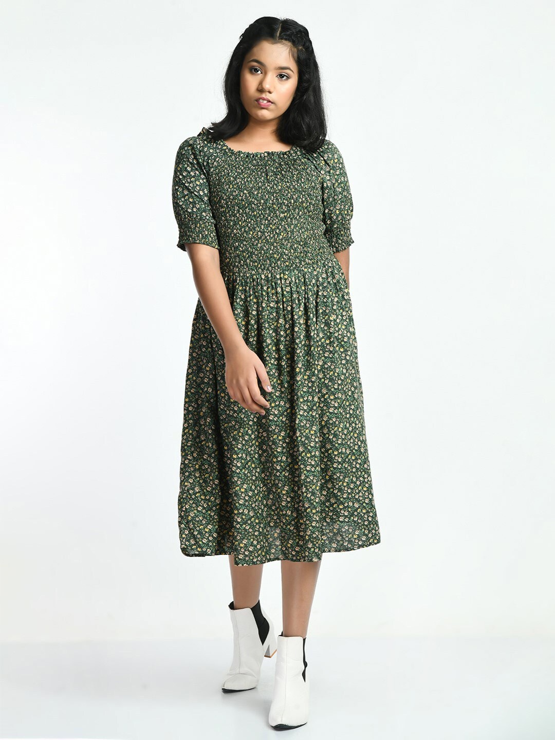 

Bella Moda Girls Floral Printed Pure Cotton Fit And Flare Dress, Green