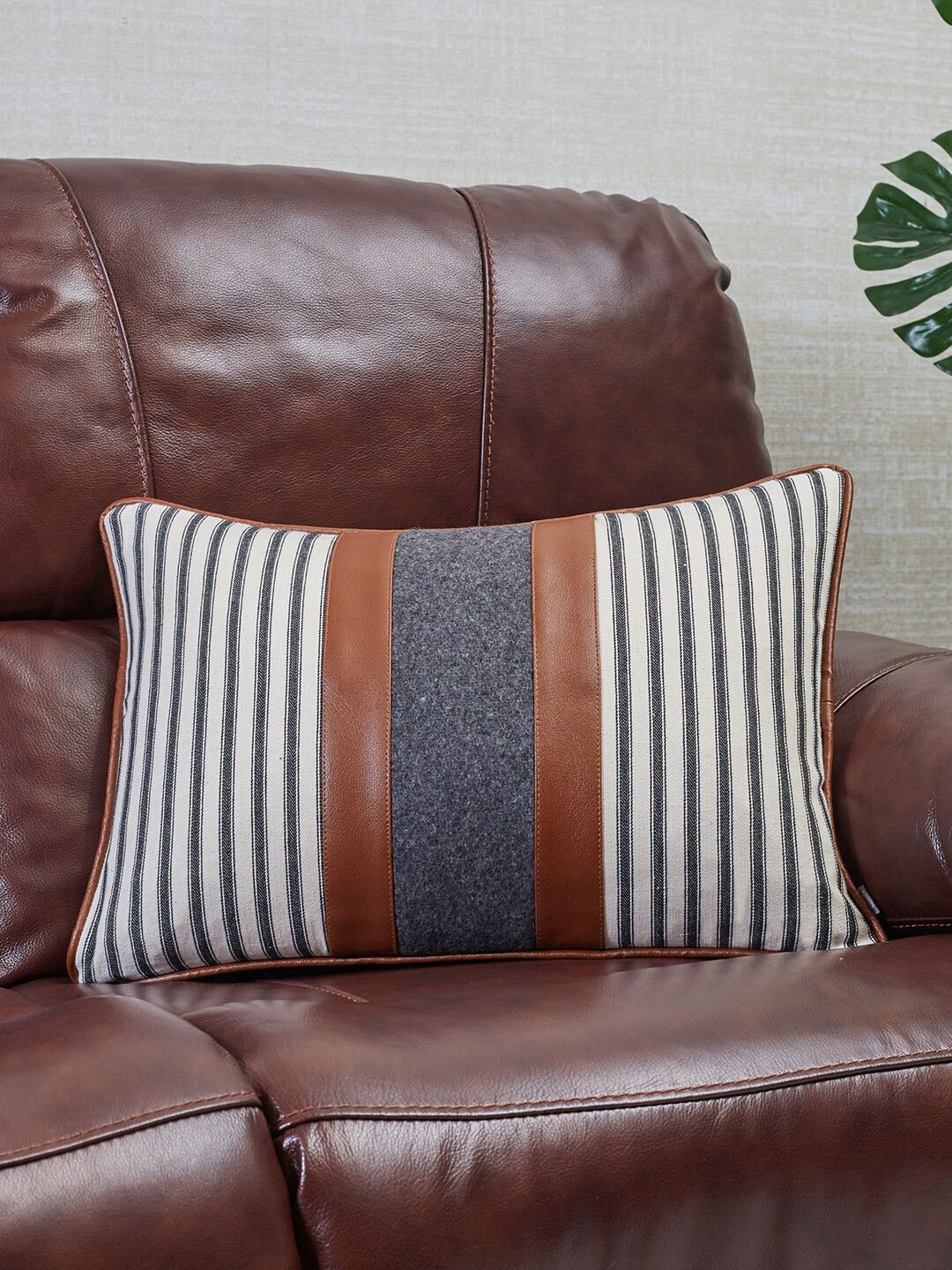 

HomeTown Luxe Living Off White & Black Striped Rectangle Cushion Covers