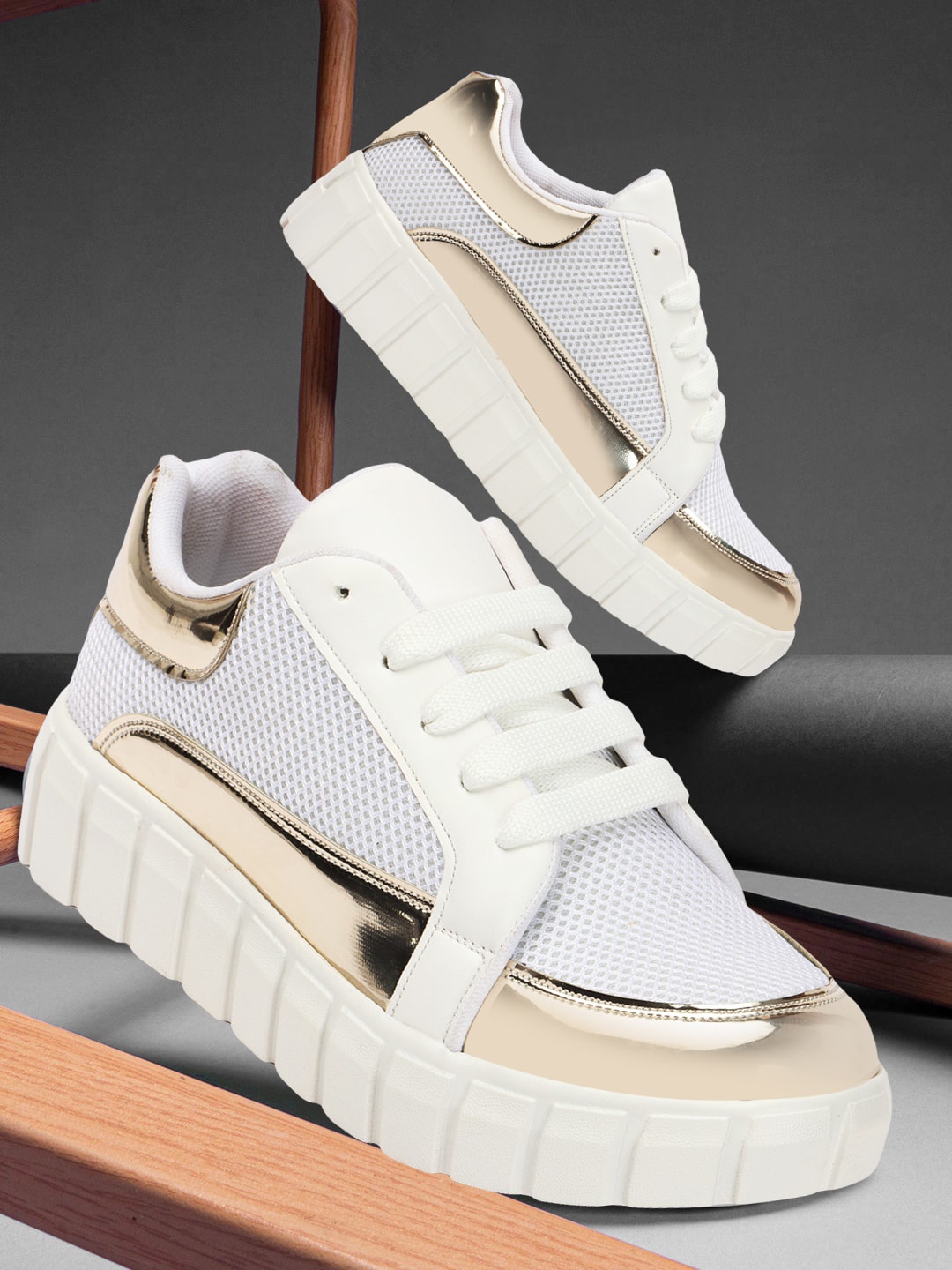 

Bella Toes Women Mesh Lightweight Sneakers, White