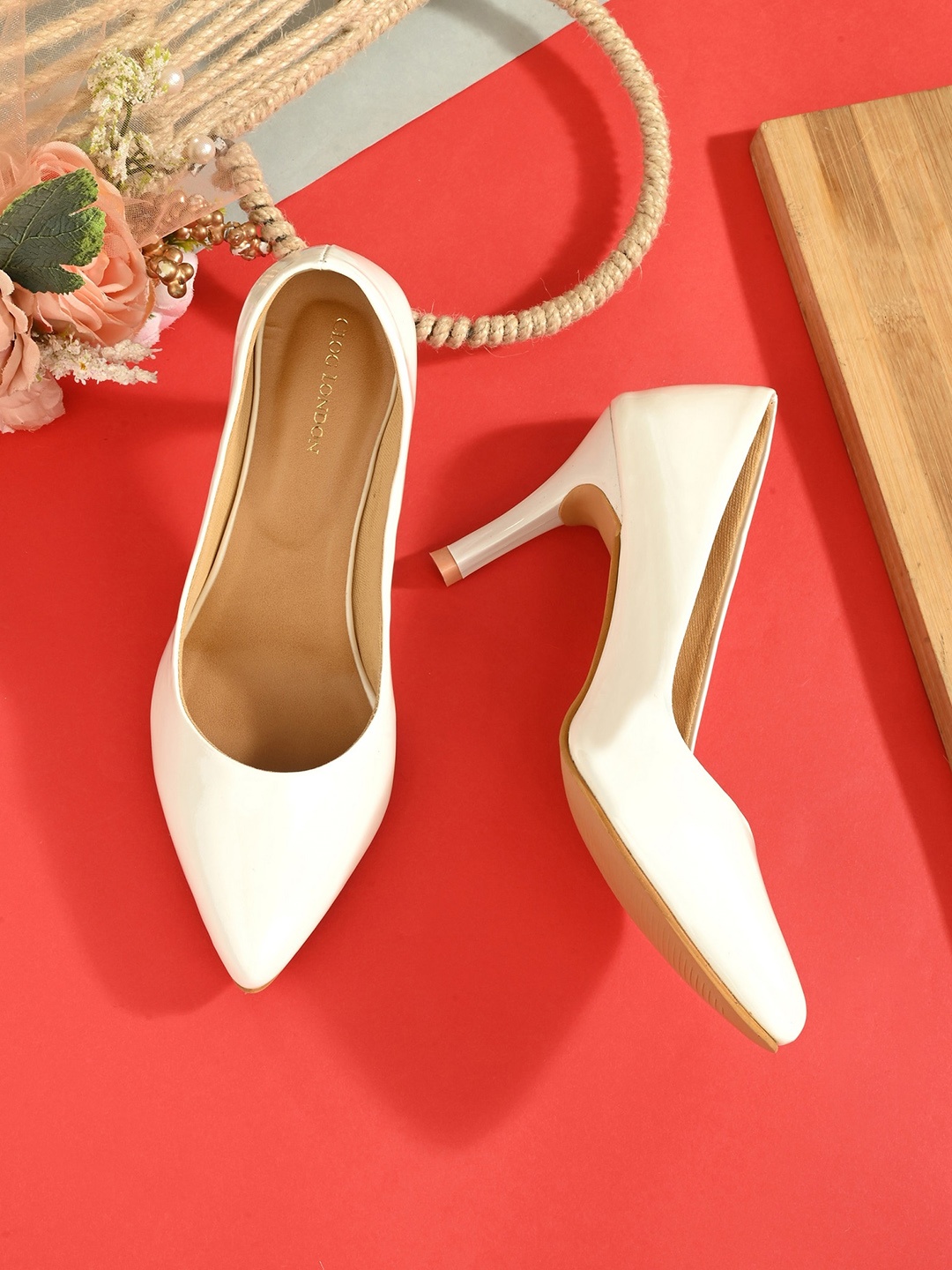 

CLOG LONDON Pointed Toe Kitten Pumps, White