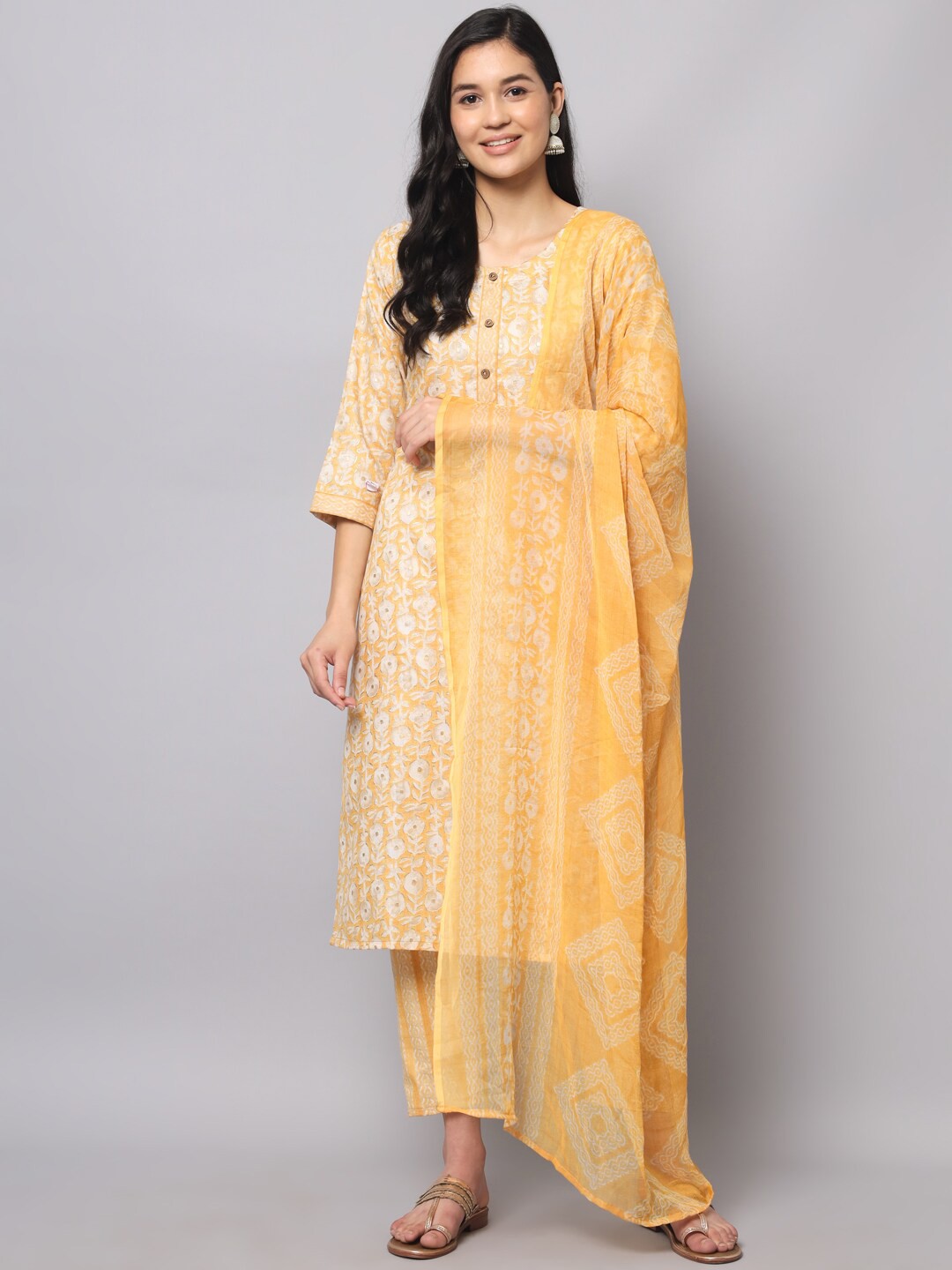 

VredeVogel Women Floral Printed Kurta & Trousers With Dupatta, Yellow