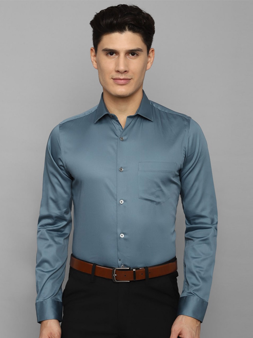 

Allen Solly Men Slim Fit Formal Pure Cotton Shirt, Blue