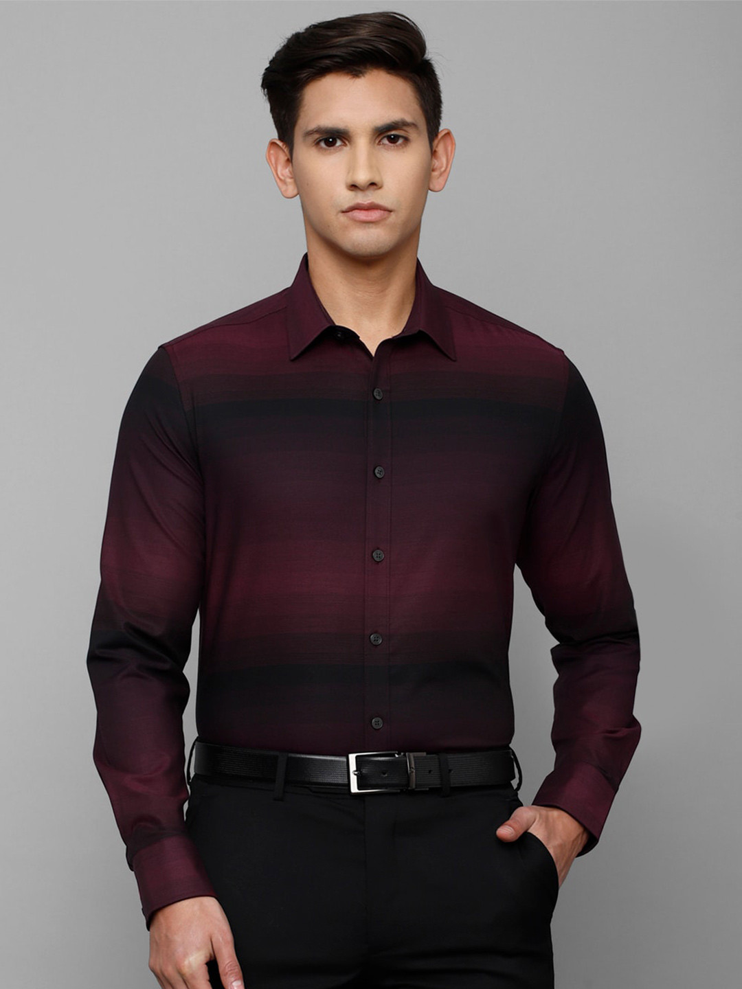 

Louis Philippe Men Striped Spread Collar Formal Shirt, Purple