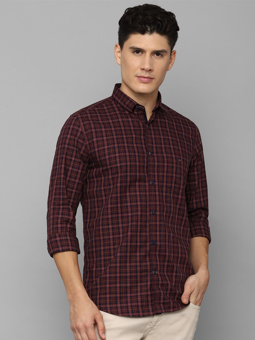 

Louis Philippe Sport Men Slim Fit Grid Tattersall Checks Pure Cotton Casual Shirt, Maroon