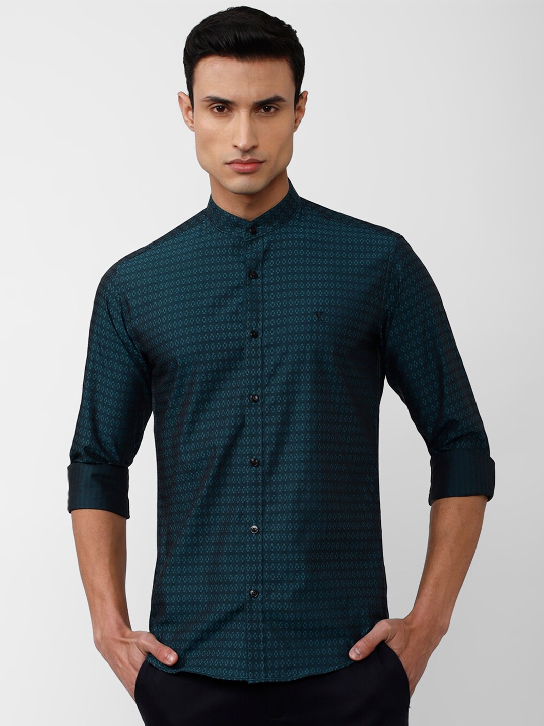 

V Dot Men Slim Fit Printed Pure Cotton Casual Shirt, Teal