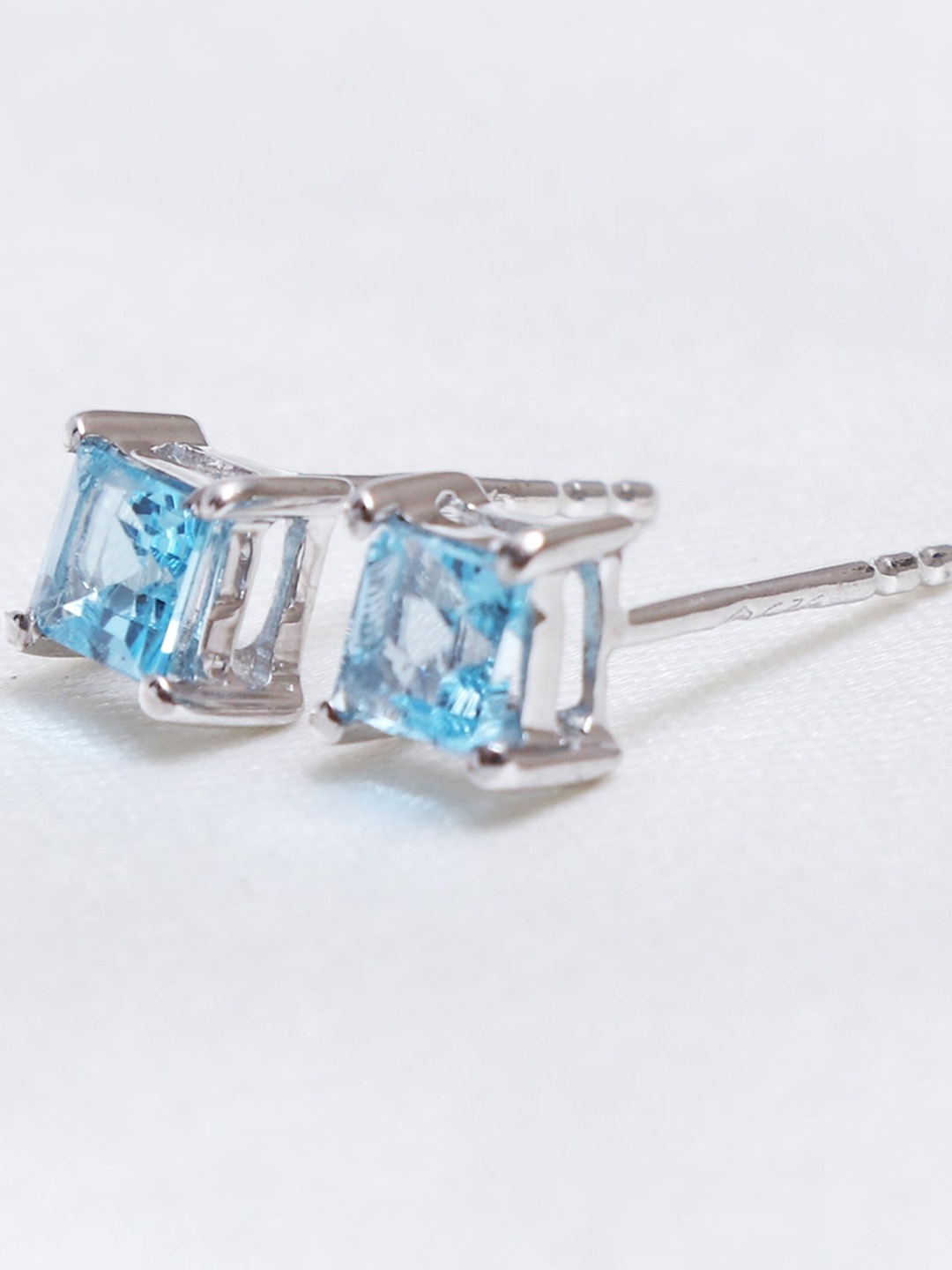 

HIFLYER JEWELS Silver Plated Square Studs Earrings, Blue