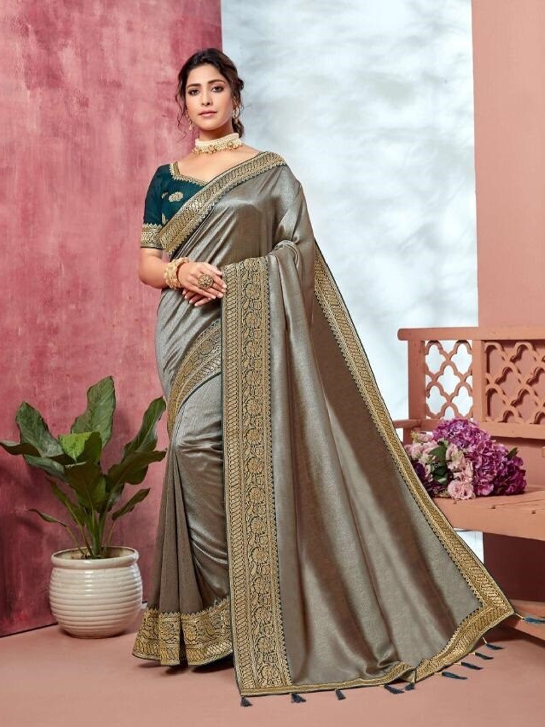 

SHAIBO SAREE Woven Design Pure Silk Saree, Grey