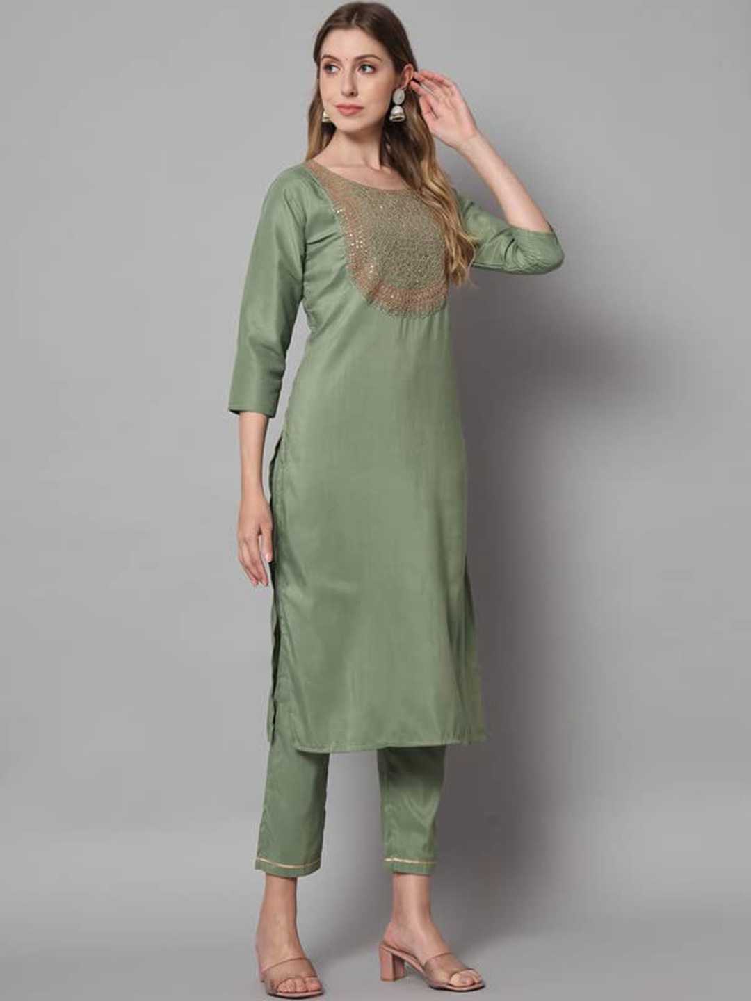 

VredeVogel Ethnic Motifs Embroidered Sequinned Kurta with Trousers & Dupatta, Green