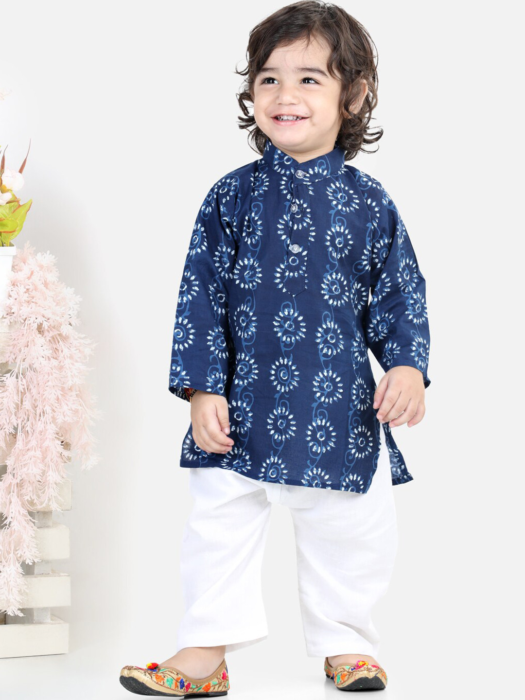 

BownBee Boys Ethnic Motifs Pure Cotton Kurta with Pyjamas, Blue