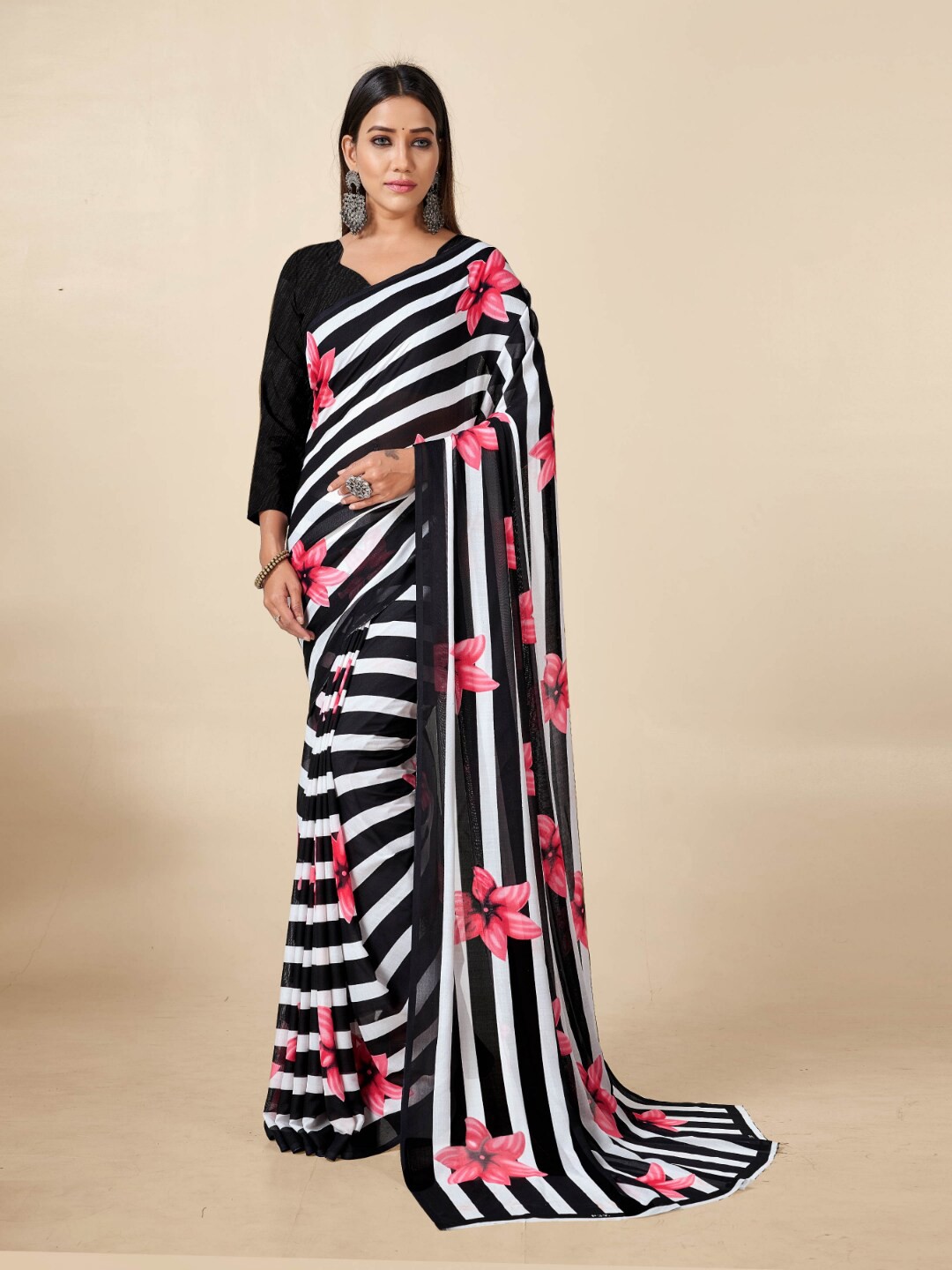 

Ambuja International Striped Saree, Pink