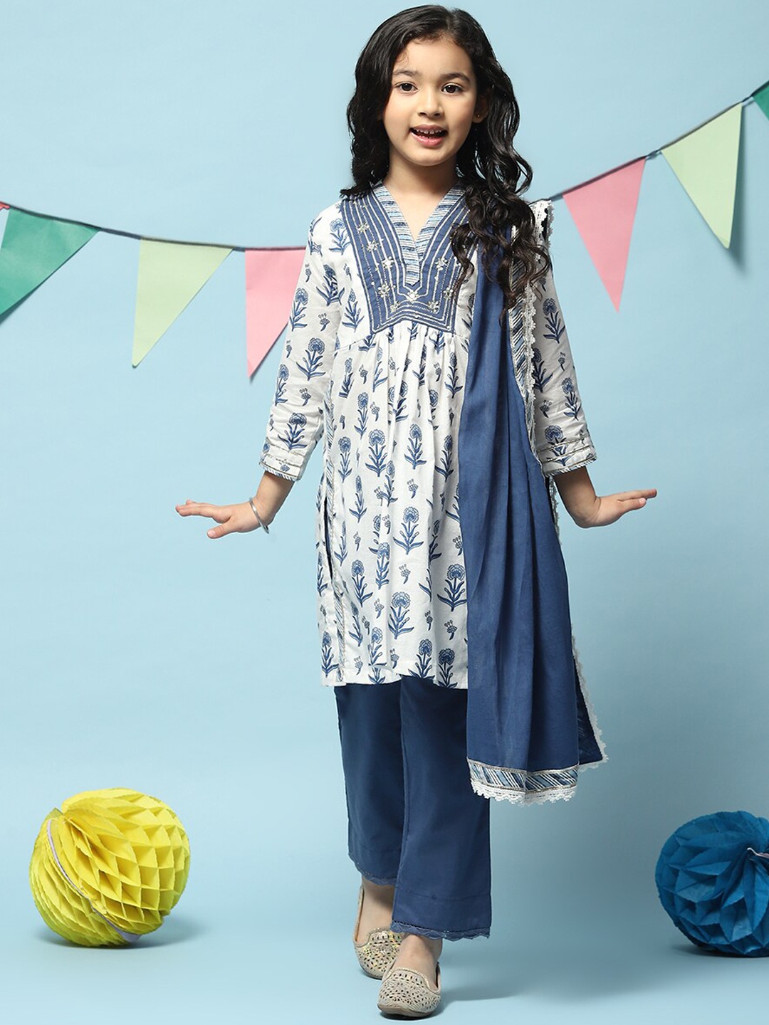 

Biba Girls Floral Printed V Neck Kurta with Trousers & Dupatta, Off white