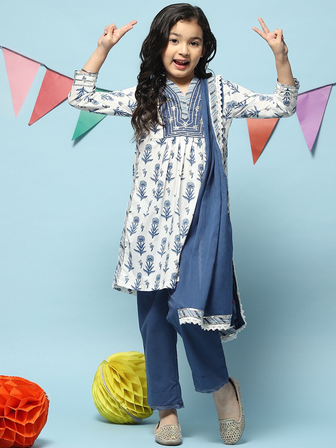 

Biba Girls Floral Printed Kurta With Trousers & Dupatta, Off white