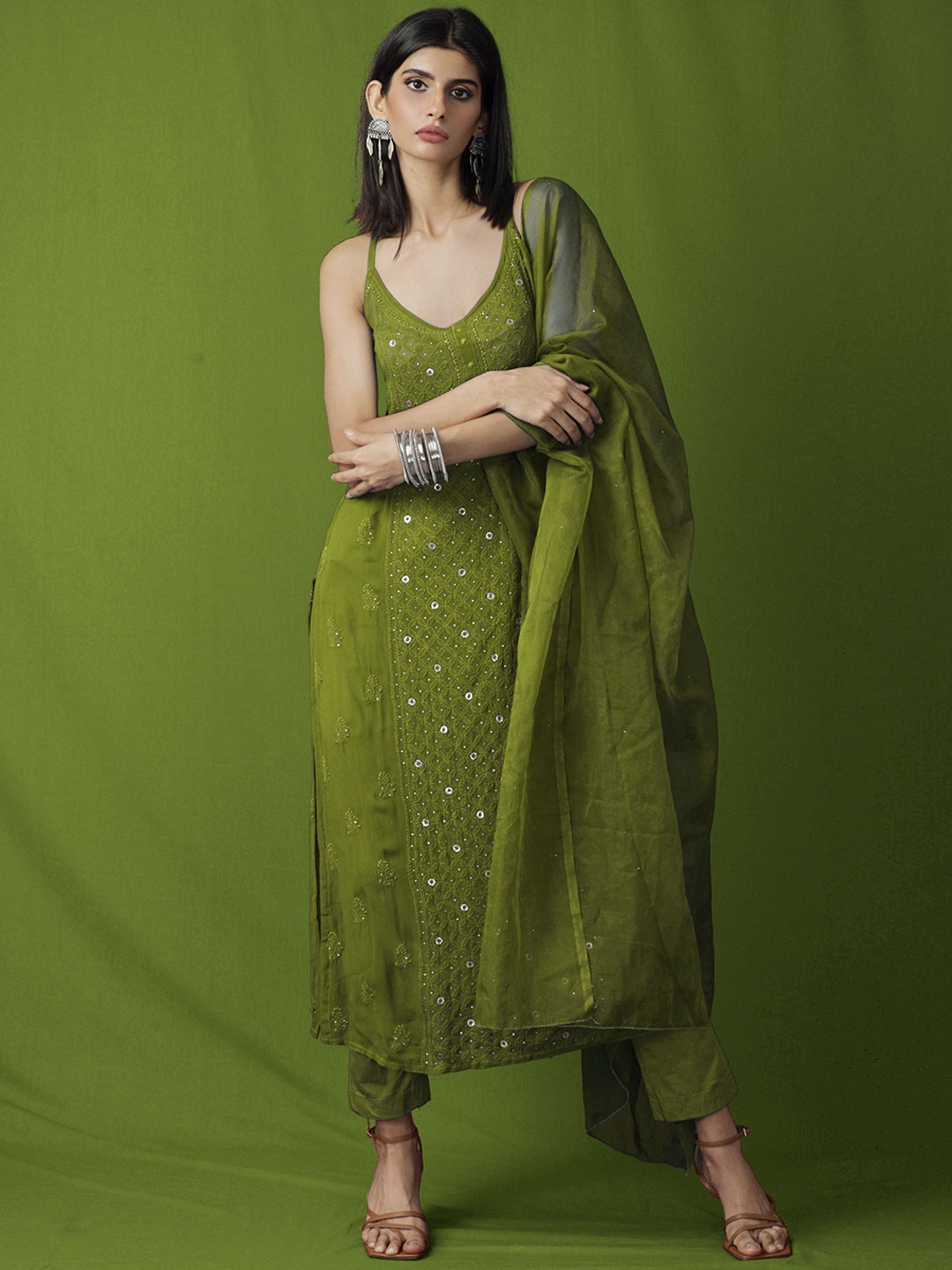 

LABEL AISHWARYRIKA Ethnic Motifs Embroidered Chikankari Georgette Kurta, Green