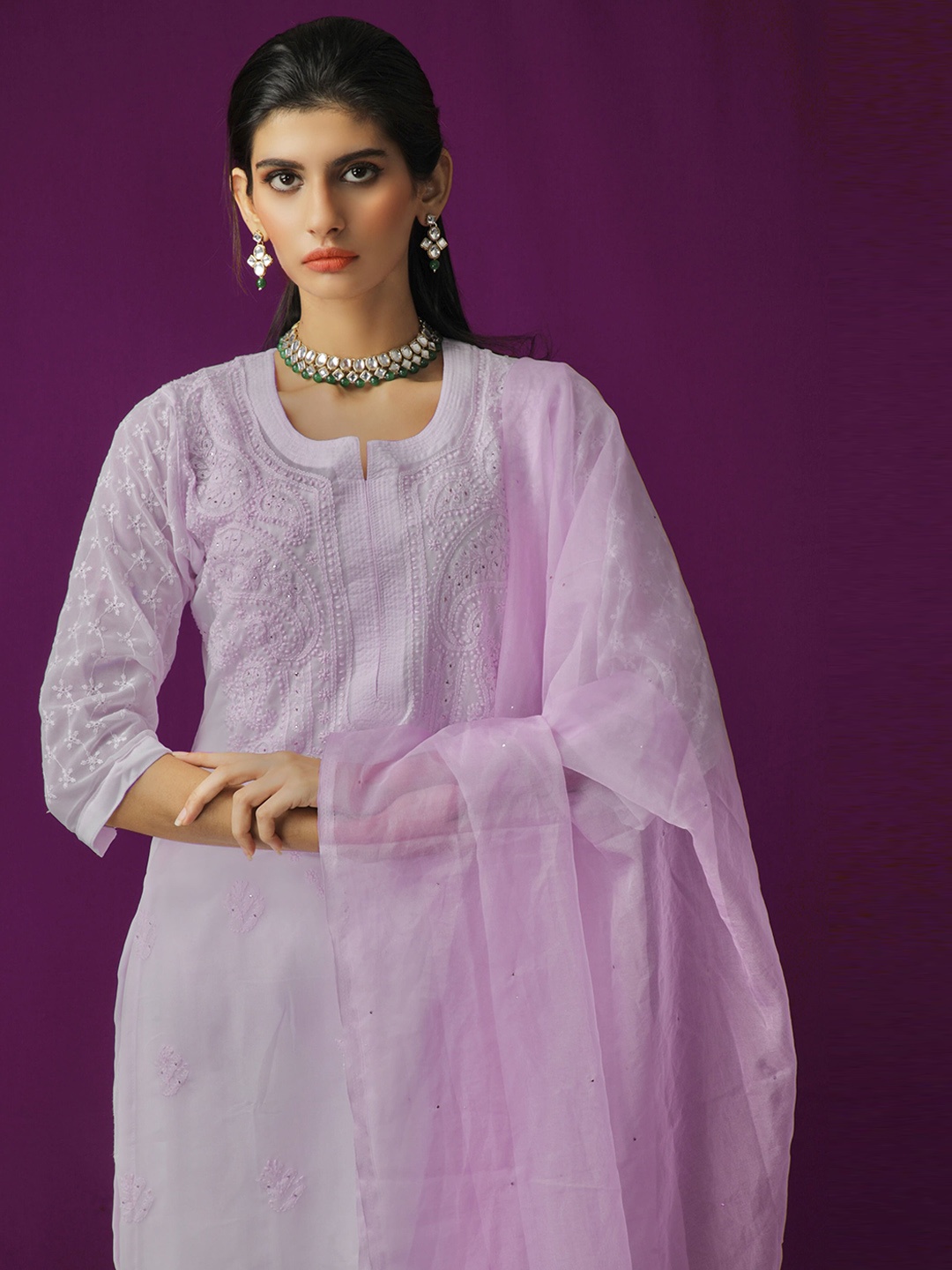 

LABEL AISHWARYRIKA Women Paisley Embroidered Chikankari Georgette Kurta, Pink
