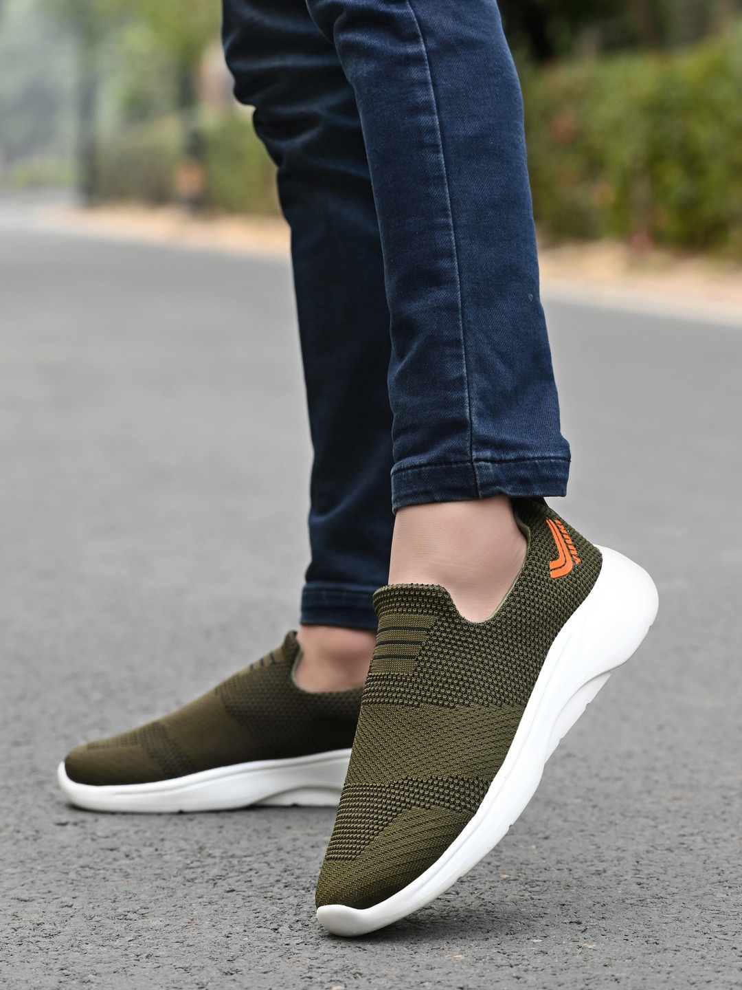 Yuuki Men Memory Foam Walking Non-Marking Sports Shoes, Olive