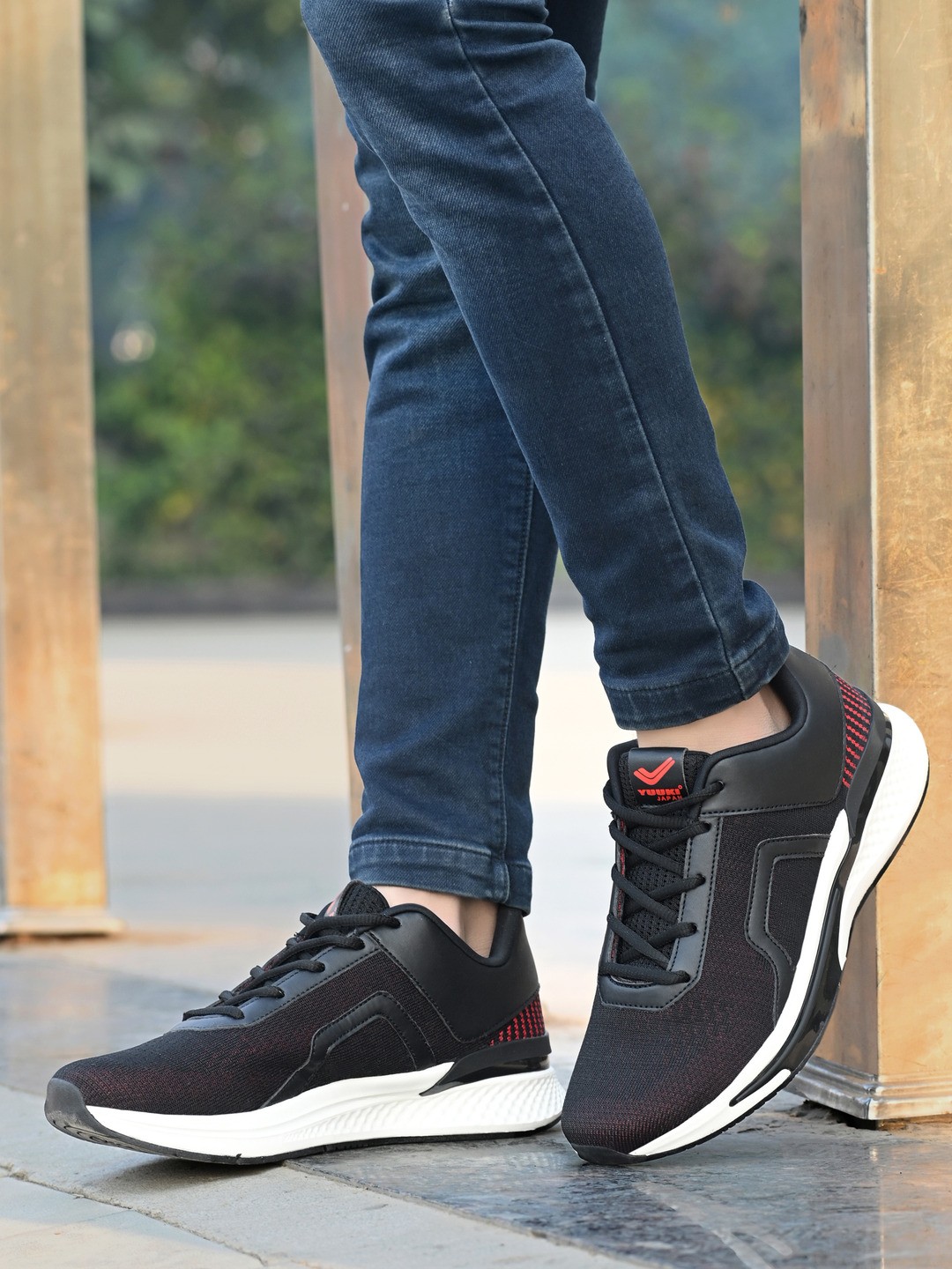 

Yuuki Men Running Lace-Ups Non-Marking Sports Shoes, Black