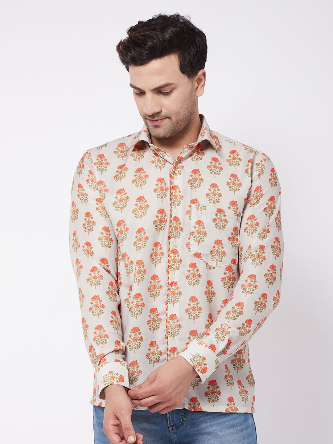 

VASTRAMAY Men Beige Premium Floral Printed Casual Cotton Shirt