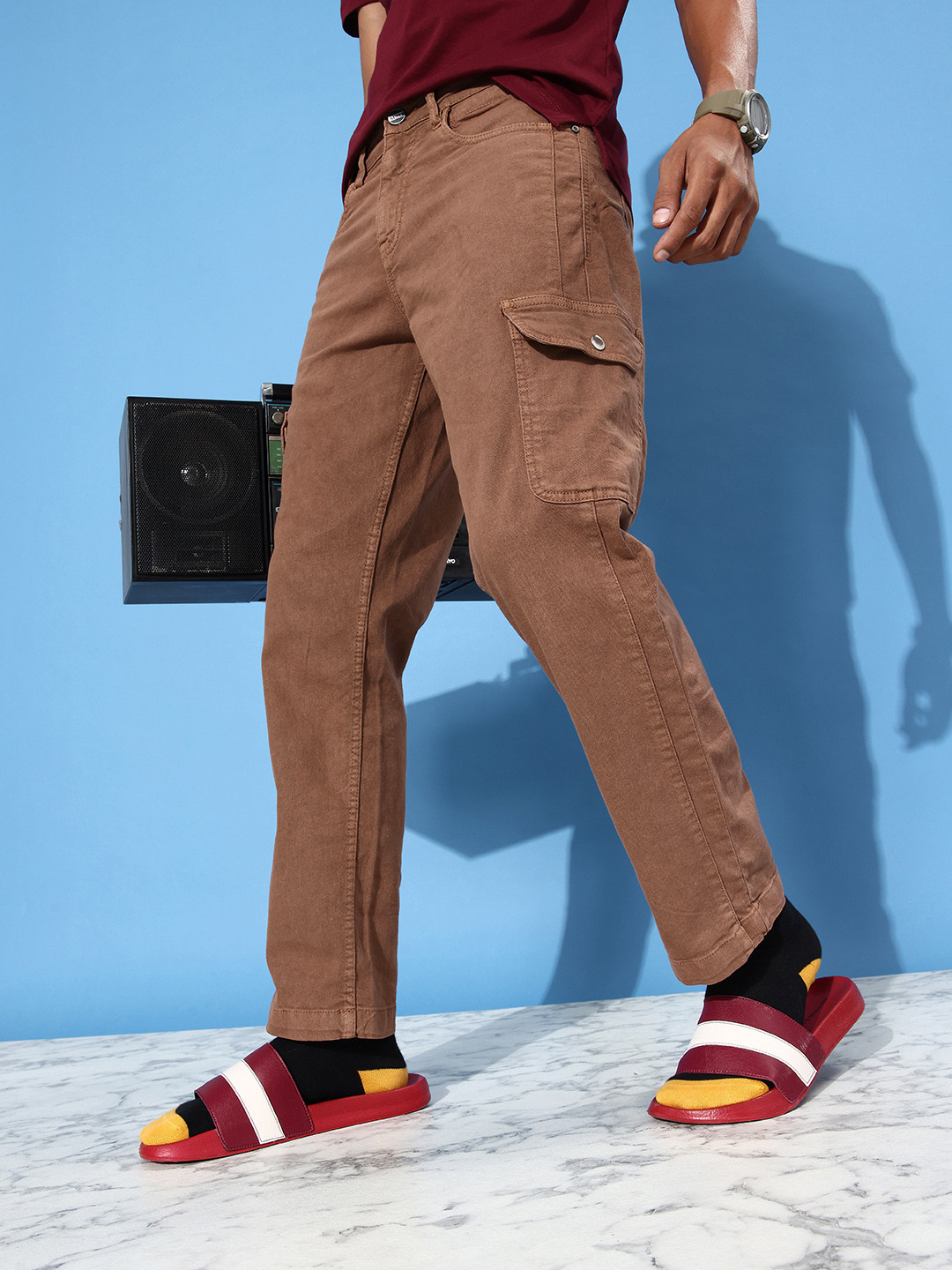 

Mast & Harbour Men Straight Fit Mid-Rise Stretchable Jeans, Coffee brown