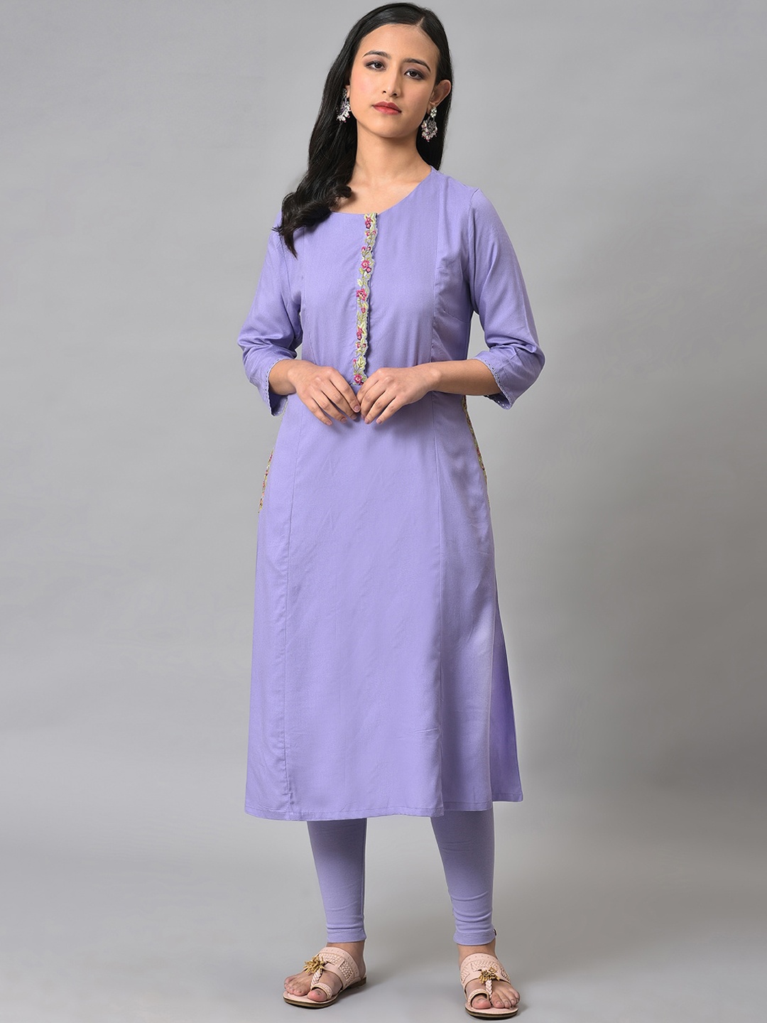 

W Women Round Neck Thread Work Kurta, Purple