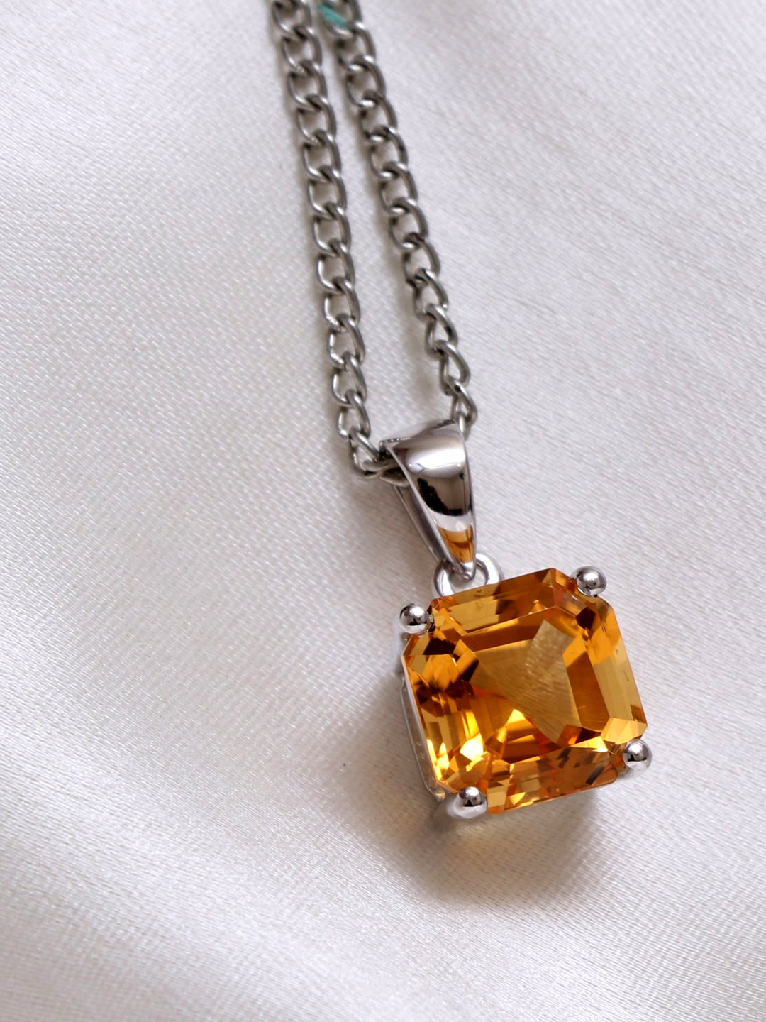 

HIFLYER JEWELS 92.5 Sterling Citrine-Stone Studded Pendant with Link Chain, Yellow