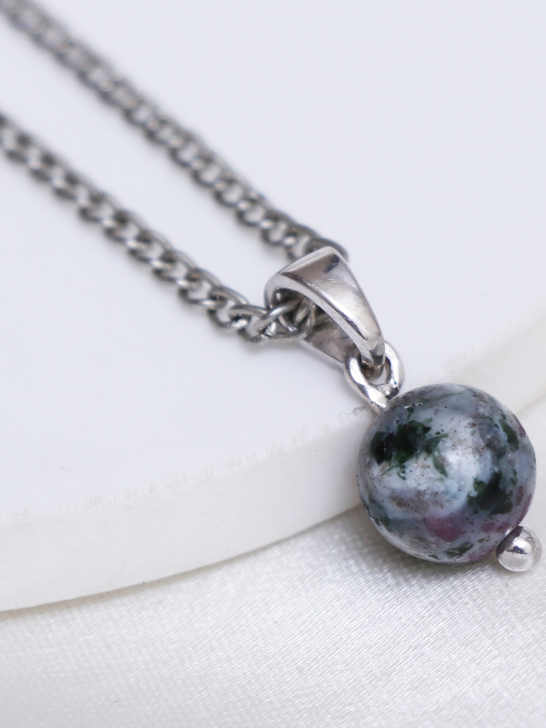 

HIFLYER JEWELS 92.5 Sterling Silver Ball-Charm Pendant With Chain