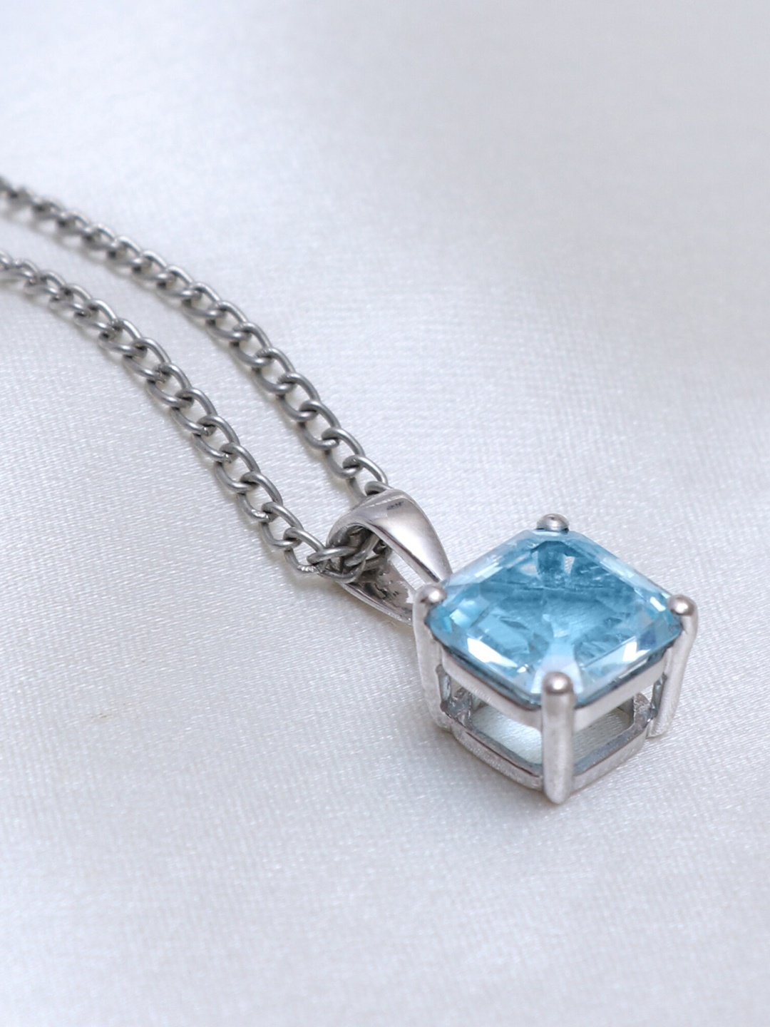 

HIFLYER JEWELS Silver-Plated Topaz Studded Sterling Silver Pendant With Chain, Blue