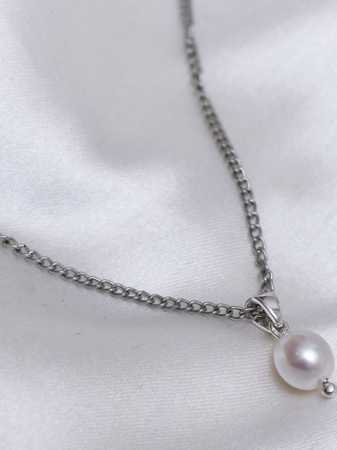 

HIFLYER JEWELS Rhodium-Plated Sterling Silver Studded Pendant With Chain, White