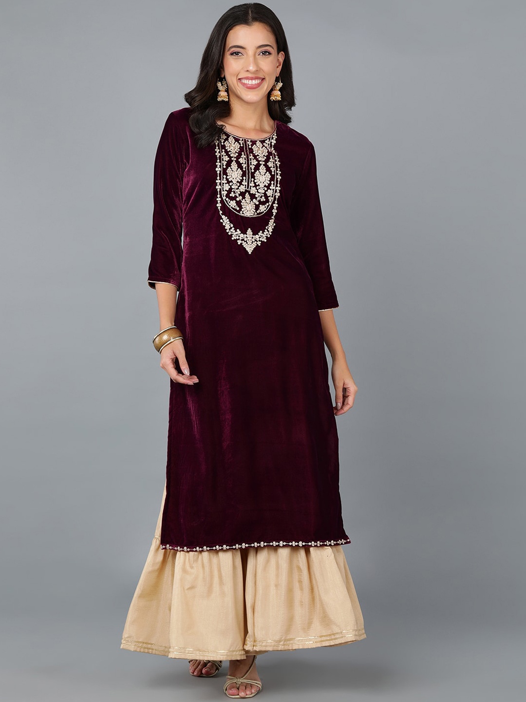 

AHIKA Embroidered Thread Work Velvet Embroidered Kurta, Maroon